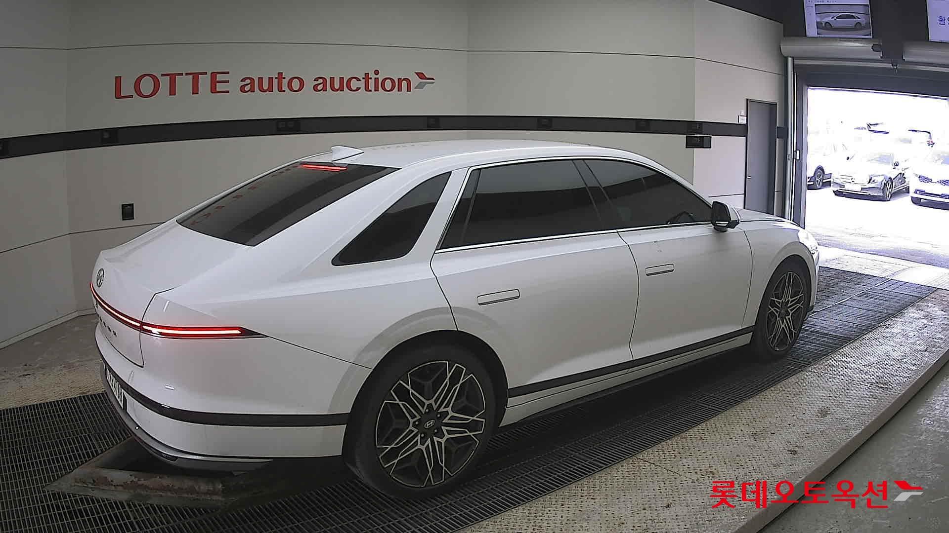 Hyundai - Grandeur | GN7 (G)2.5 Exclusive 2WD AT 14