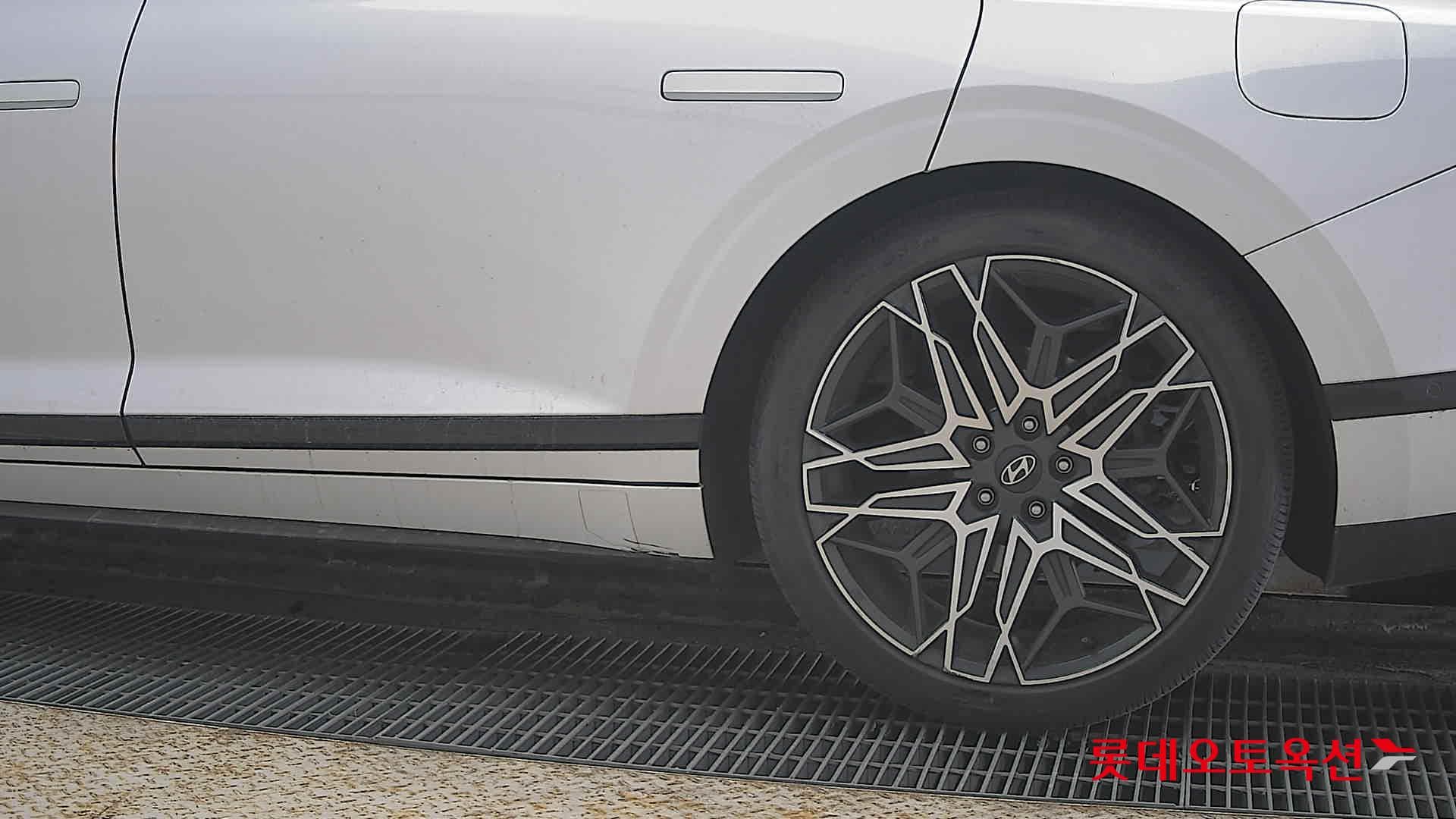 Hyundai - Grandeur | GN7 (G)2.5 Exclusive 2WD AT 22