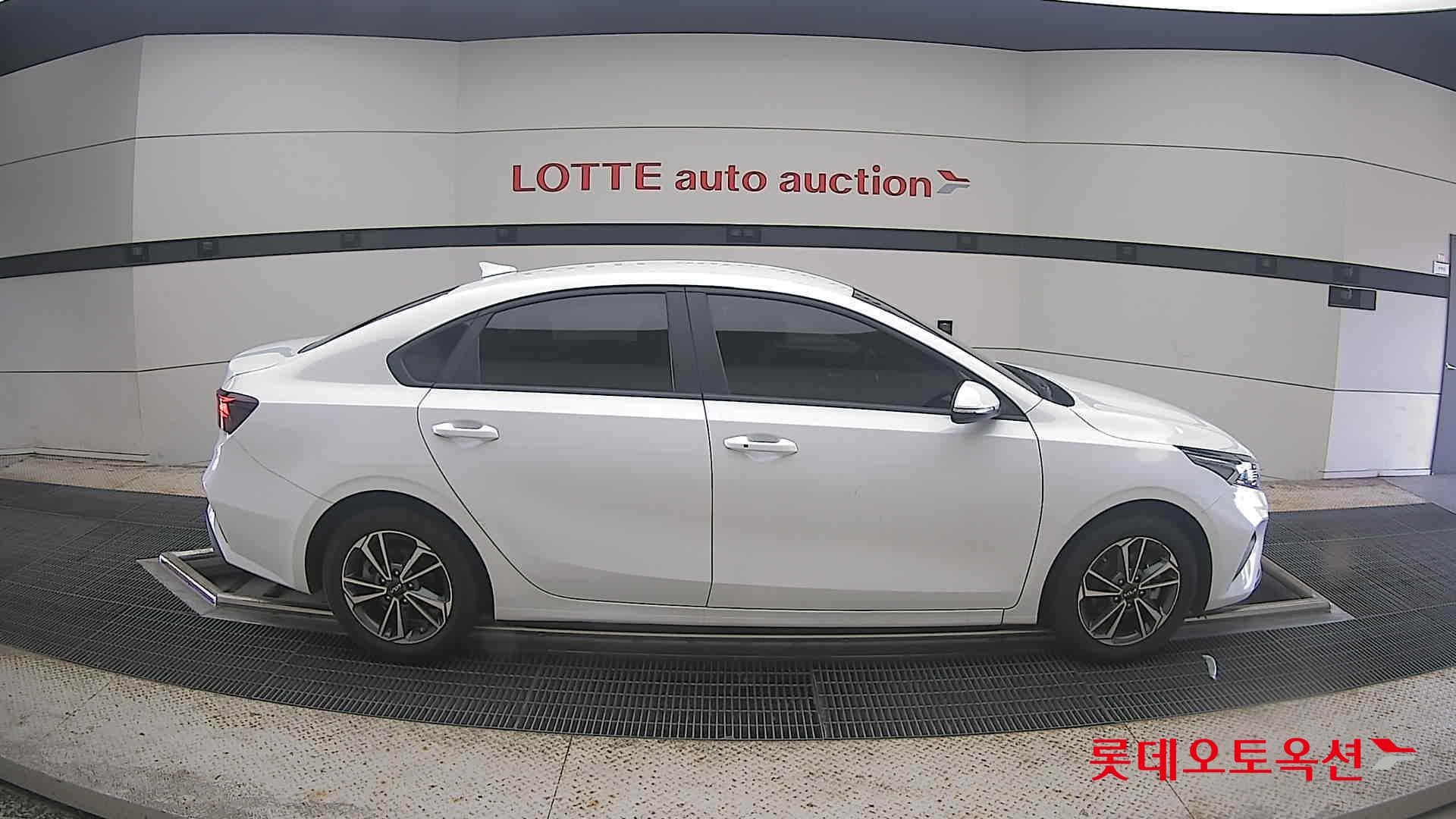Kia - K3 | (G)1.6 Prestige 2WD AT 16
