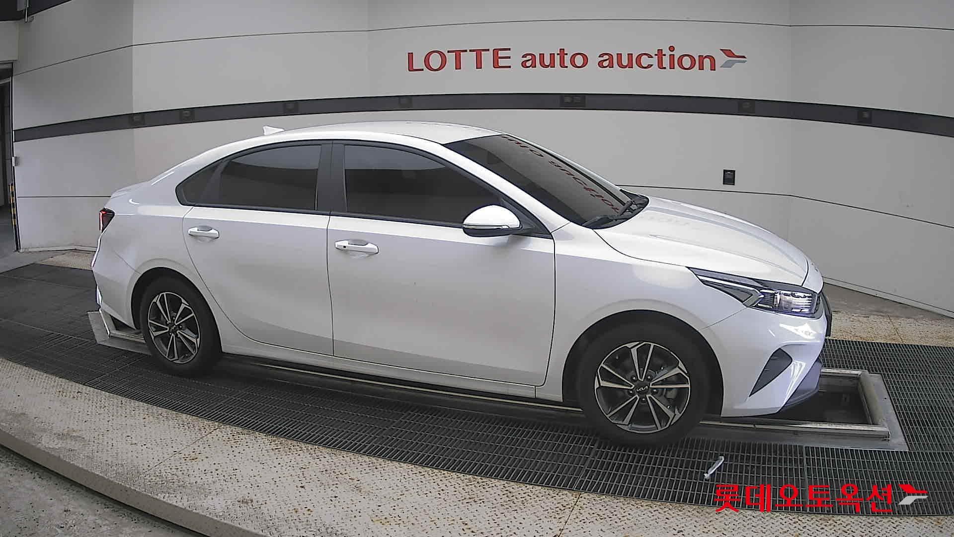 Kia - K3 | (G)1.6 Prestige 2WD AT 17