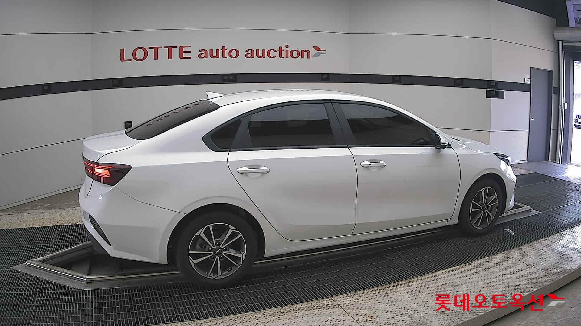 Kia - K3 | (G)1.6 Prestige 2WD AT 15