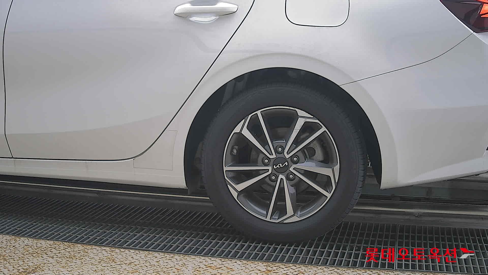 Kia - K3 | (G)1.6 Prestige 2WD AT 22