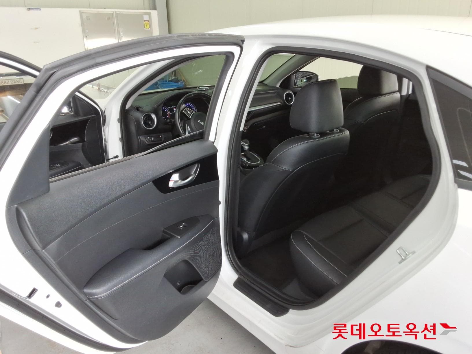 Kia - K3 | (G)1.6 Prestige 2WD AT 36