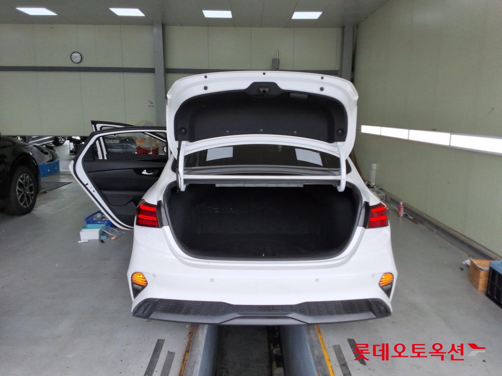 Kia - K3 | (G)1.6 Prestige 2WD AT 37
