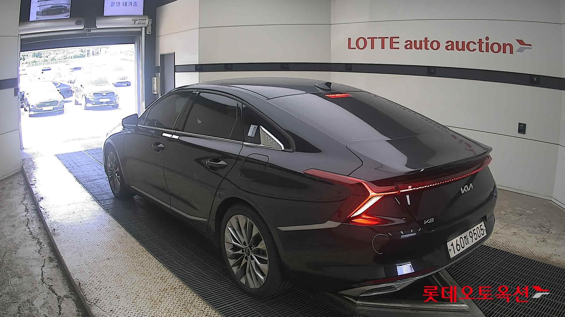 Kia - K8 | (G) 3.5 Platinum 10