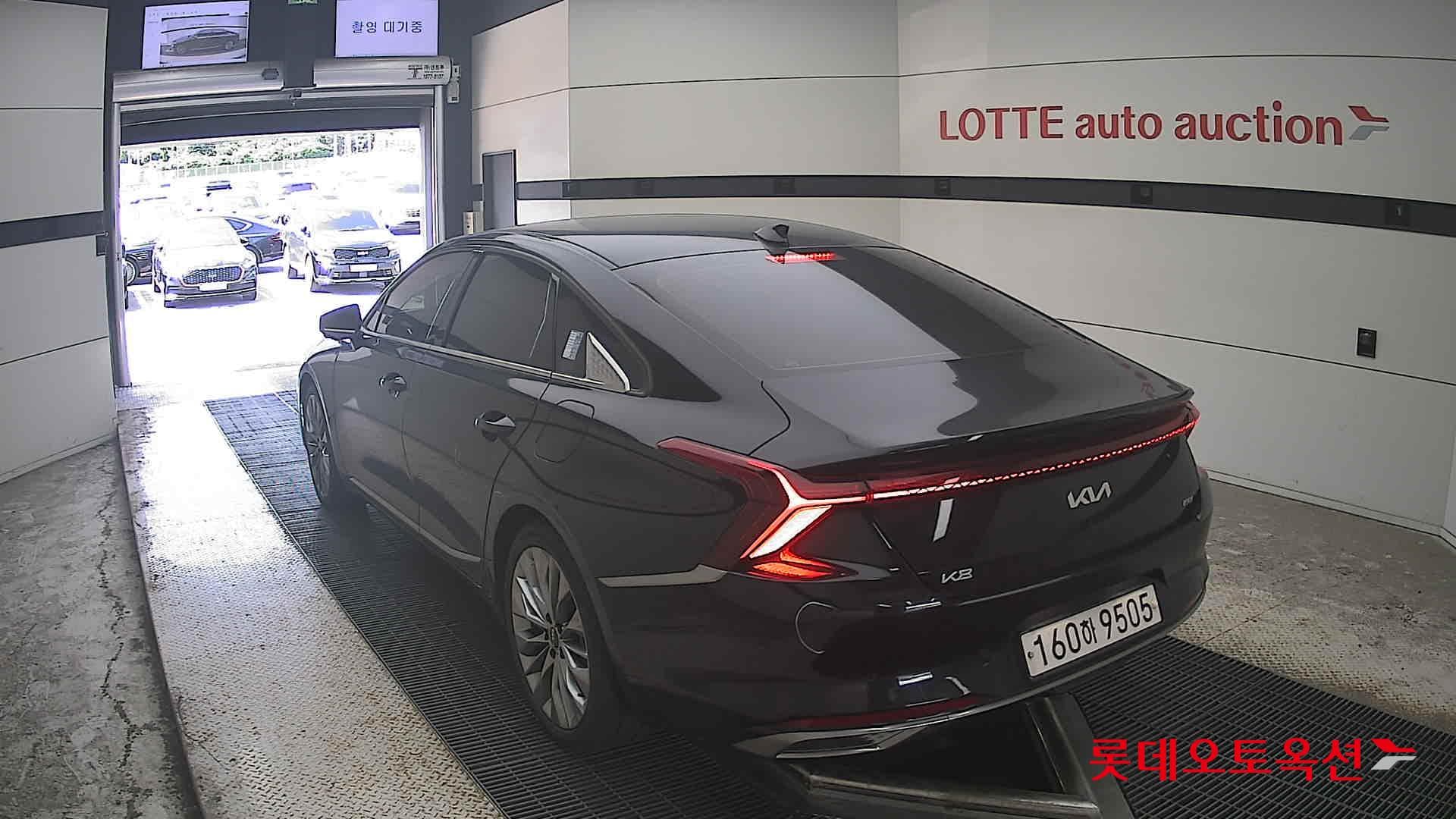 Kia - K8 | (G) 3.5 Platinum 9