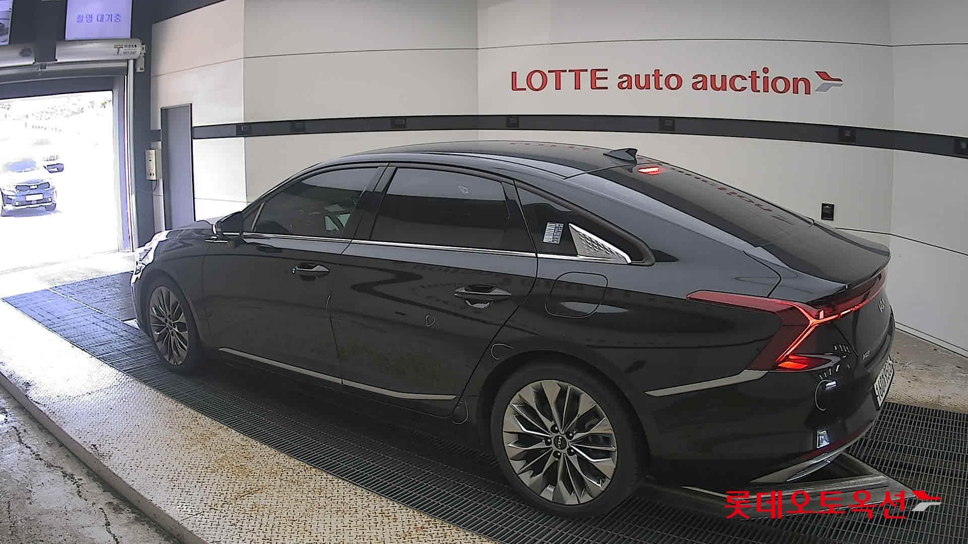 Kia - K8 | (G) 3.5 Platinum 8