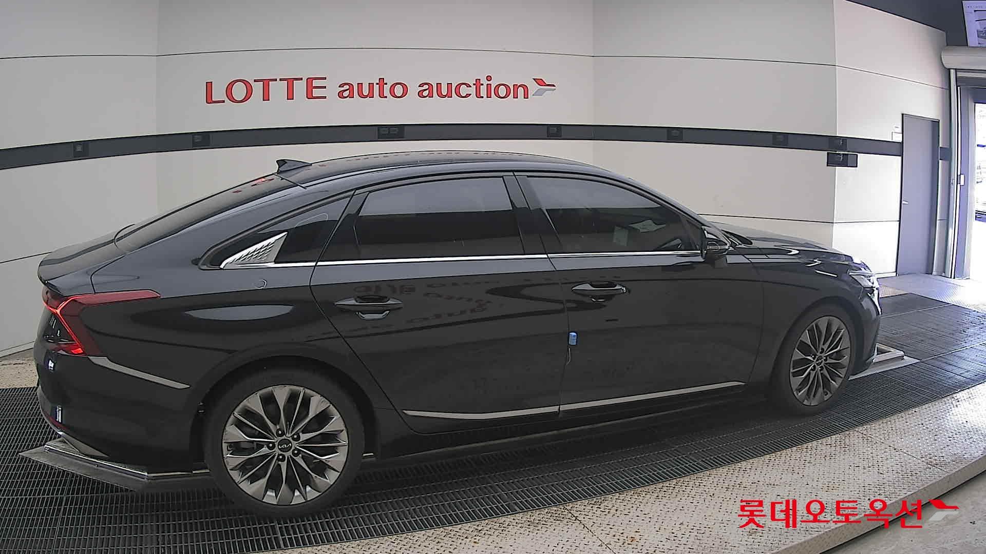 Kia - K8 | (G) 3.5 Platinum 15