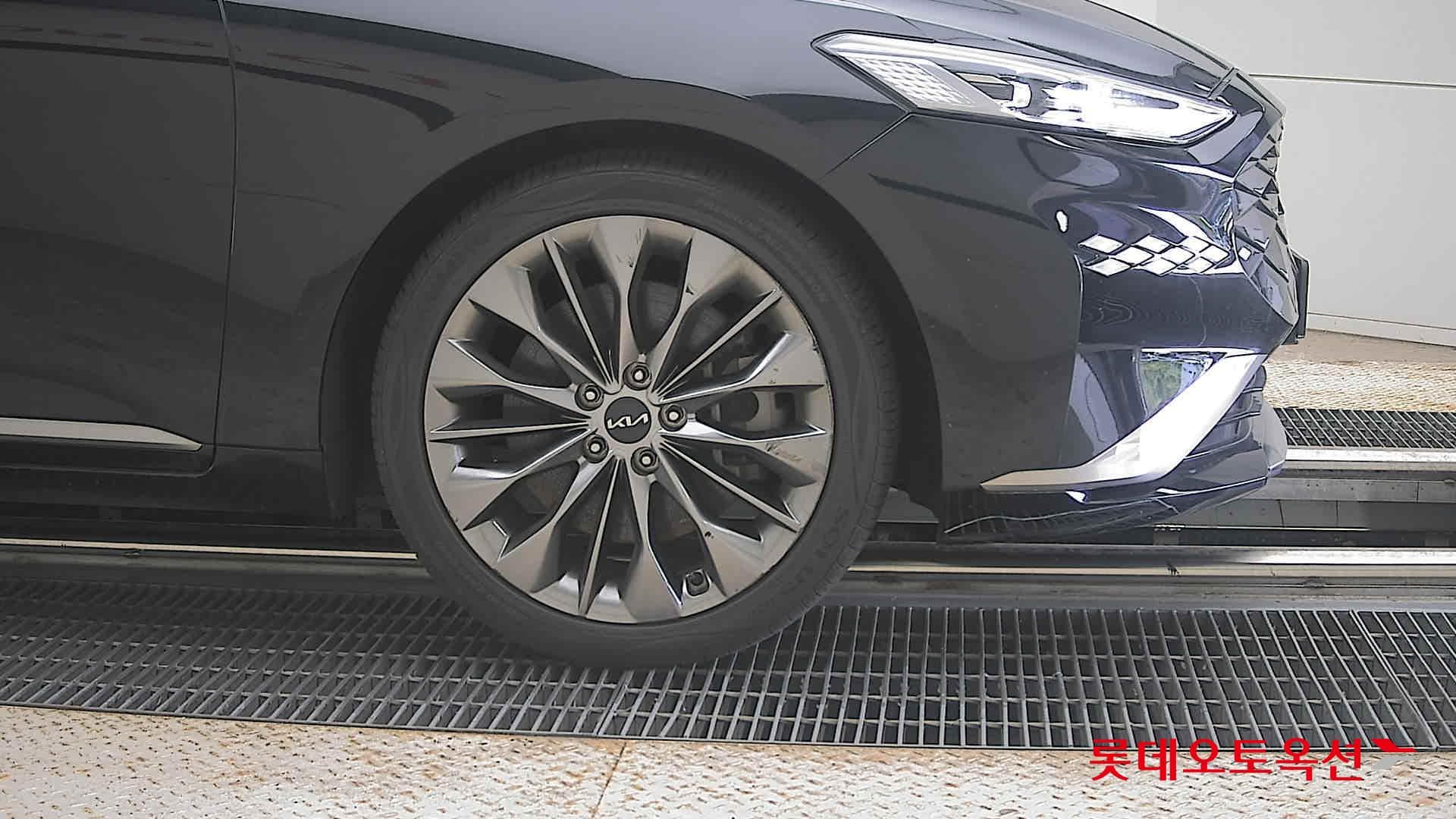 Kia - K8 | (G) 3.5 Platinum 23
