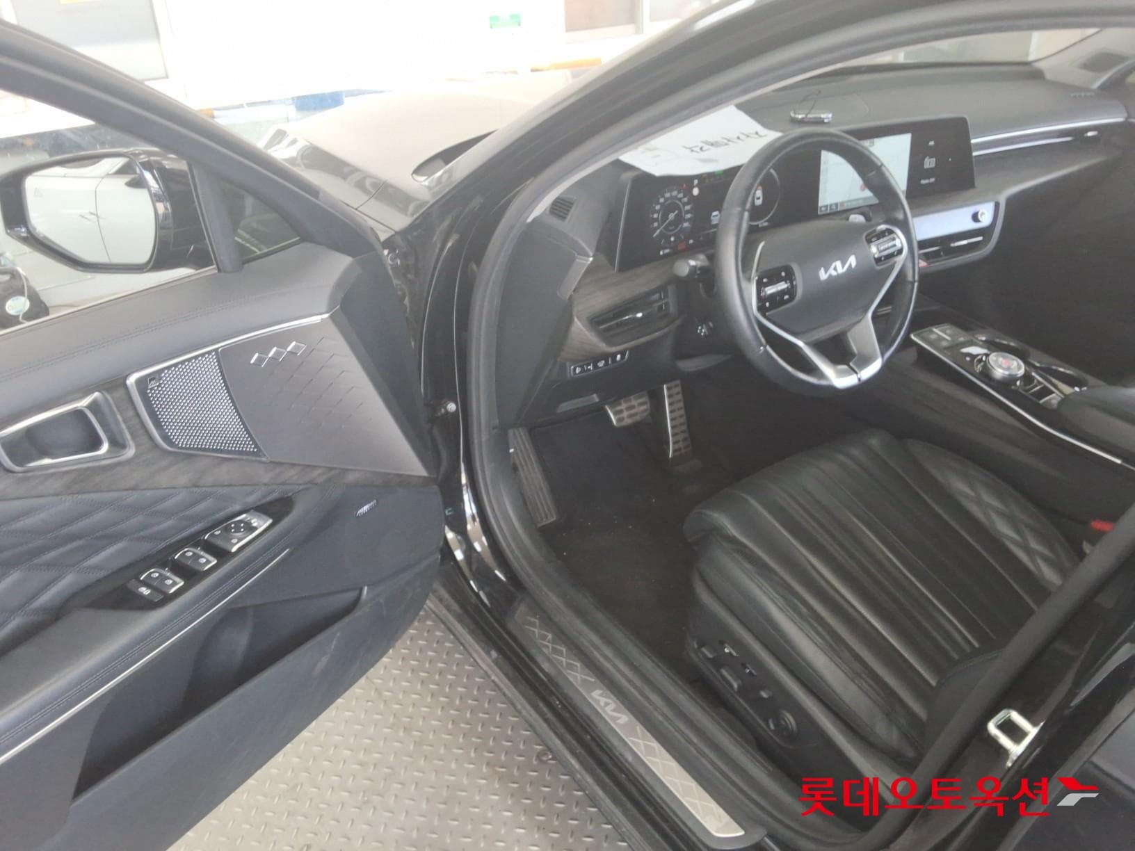 Kia - K8 | (G) 3.5 Platinum 36