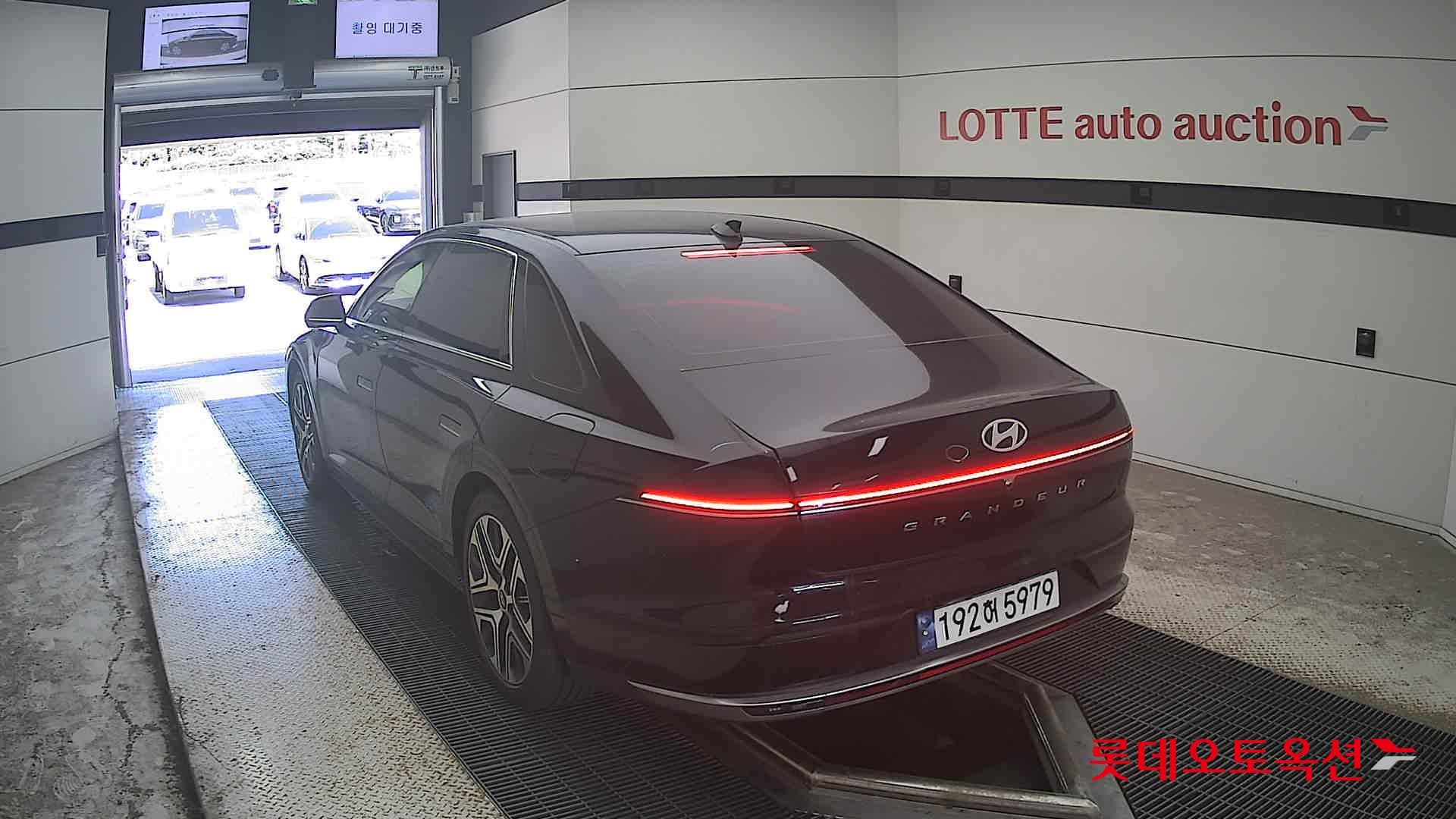 Hyundai - Grandeur | GN7 (G) 2.5 Exclusive 9