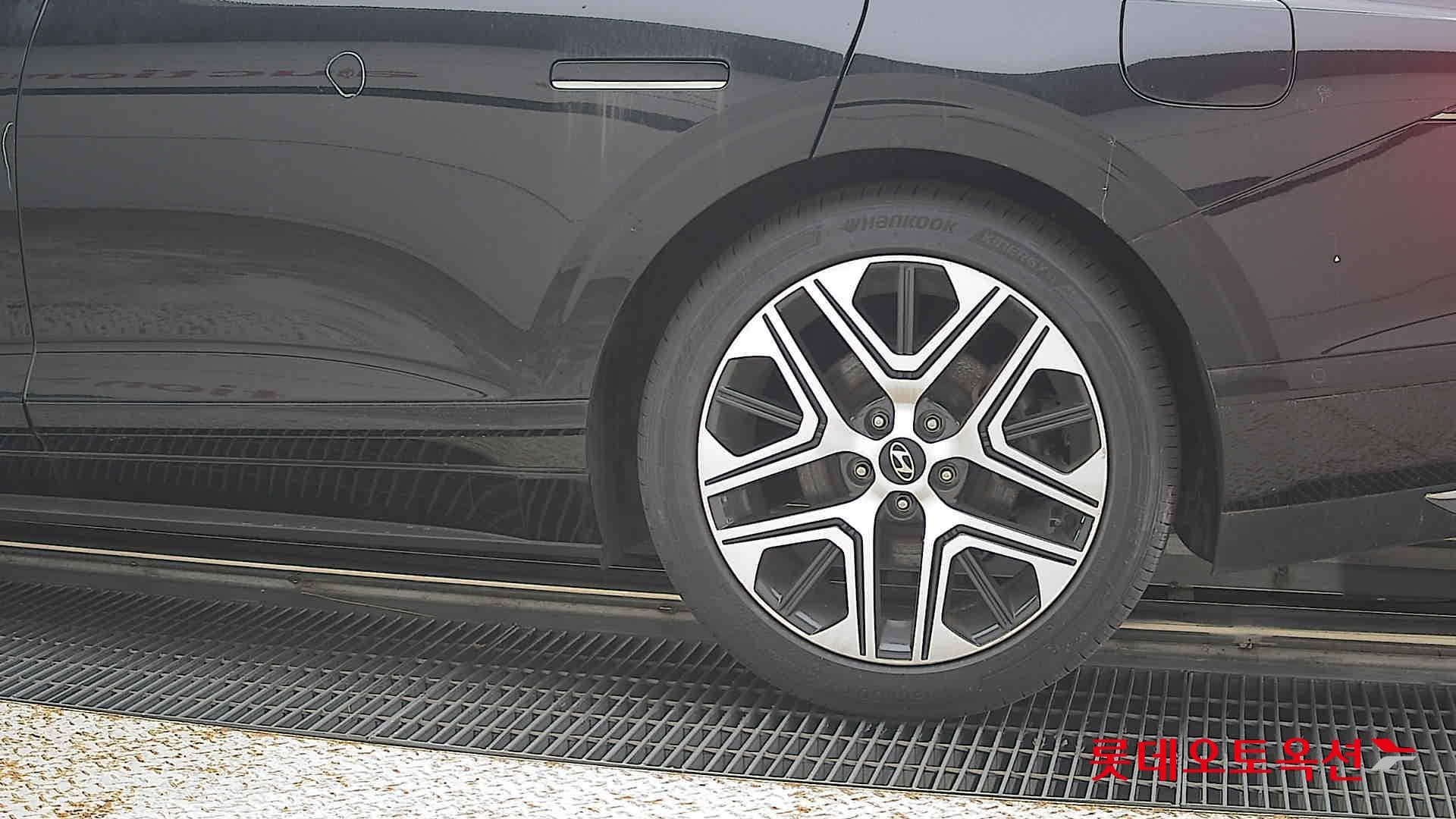 Hyundai - Grandeur | GN7 (G) 2.5 Exclusive 22