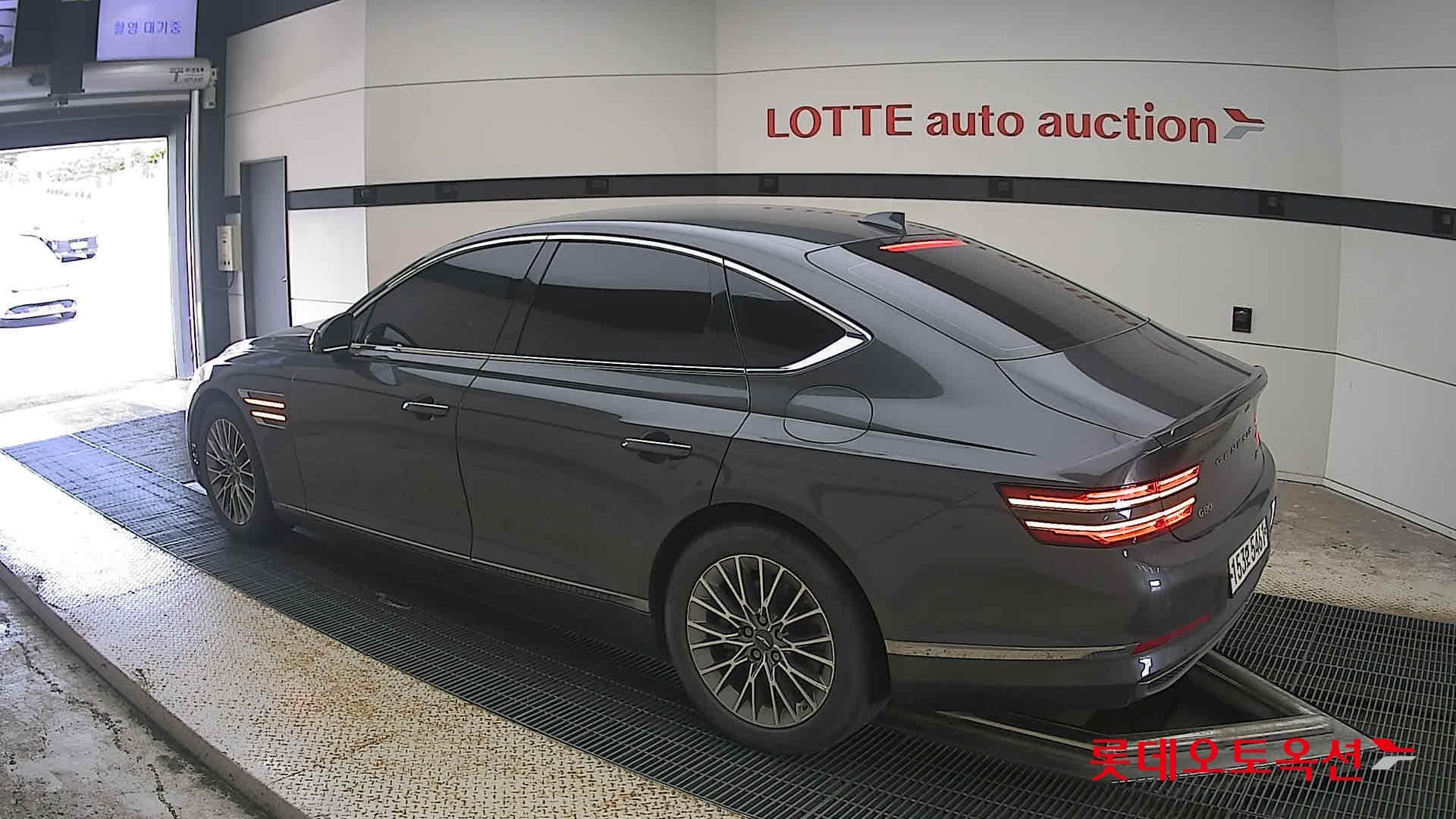 Genesis - G80 | THE ALL NEW GENESIS (D) 2.2 8