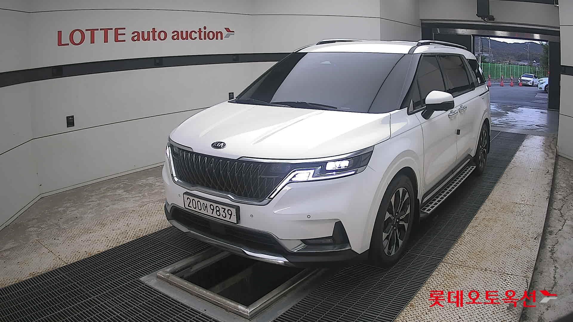 Kia - Carnival | KA4 (D)2.2 Signature 9 2WD AT 2