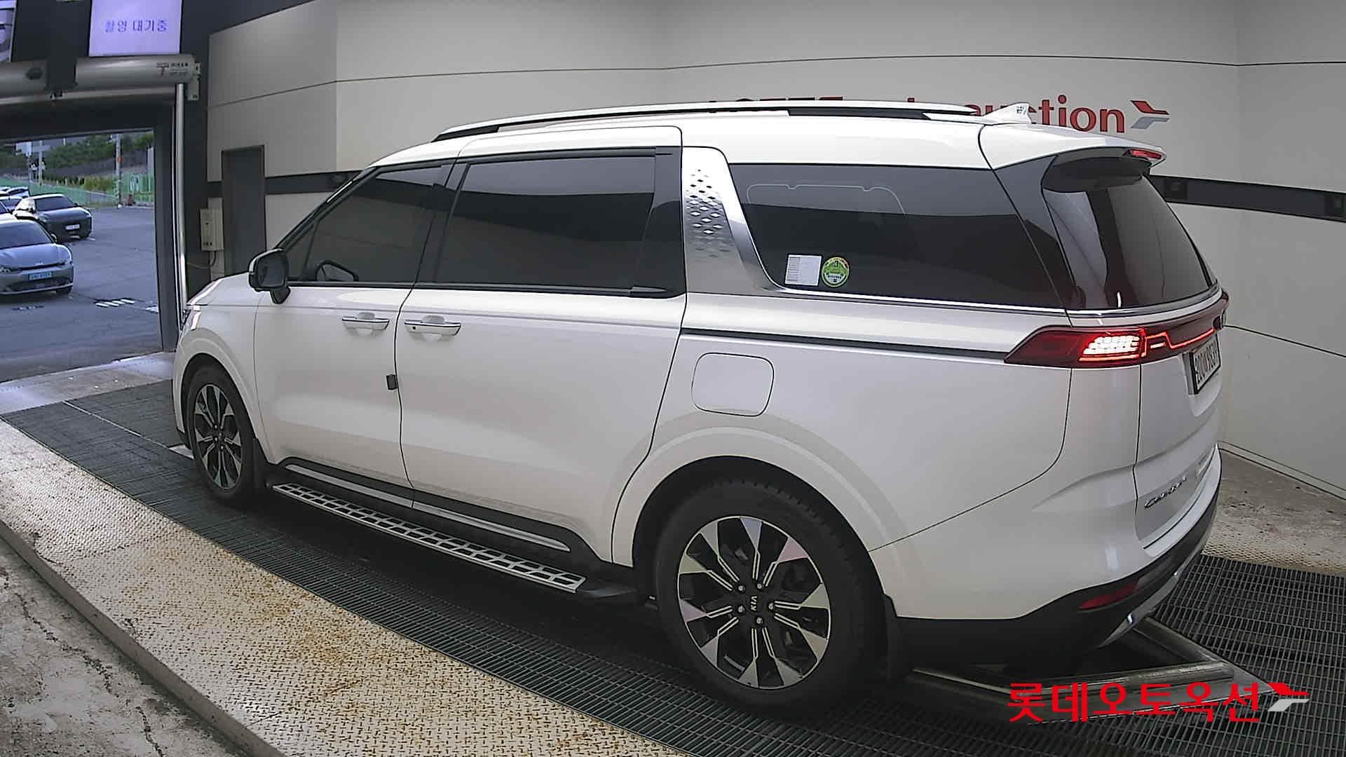 Kia - Carnival | KA4 (D)2.2 Signature 9 2WD AT 8