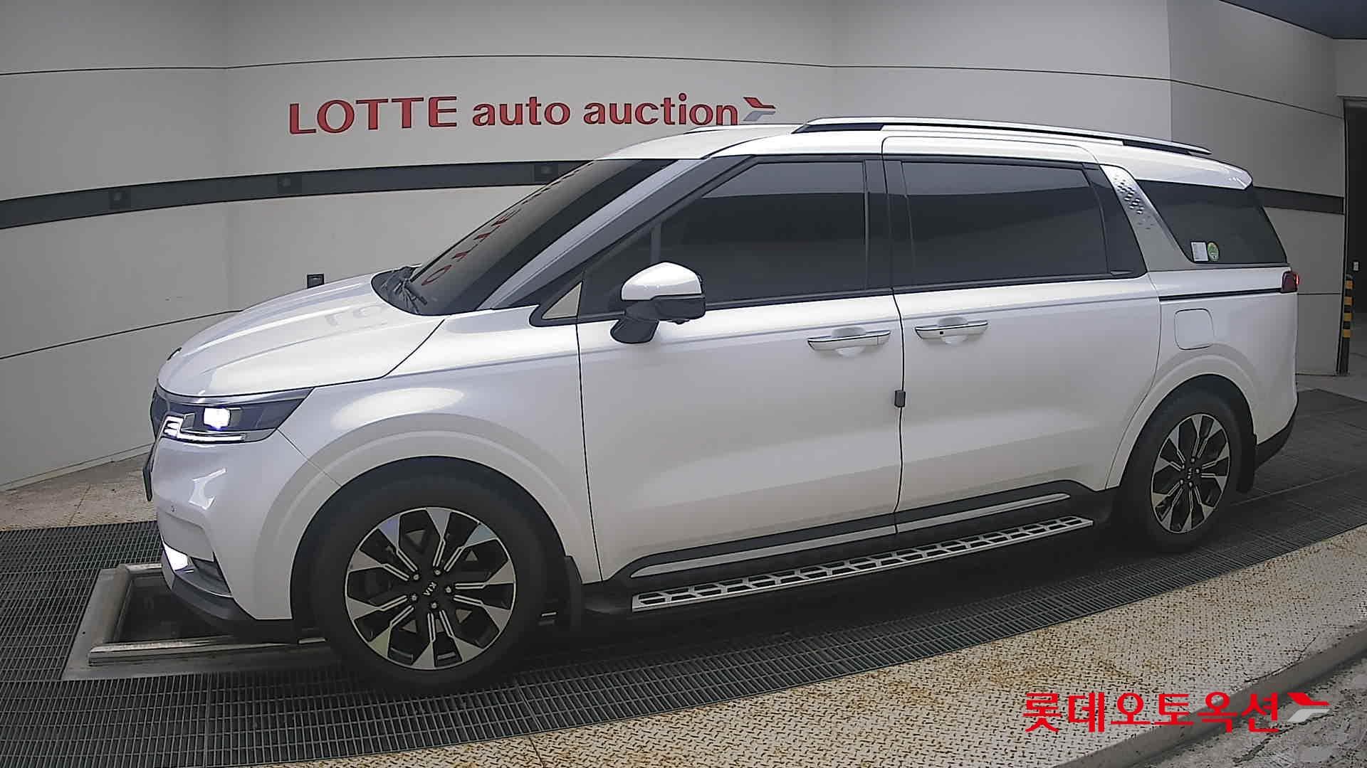 Kia - Carnival | KA4 (D)2.2 Signature 9 2WD AT 5
