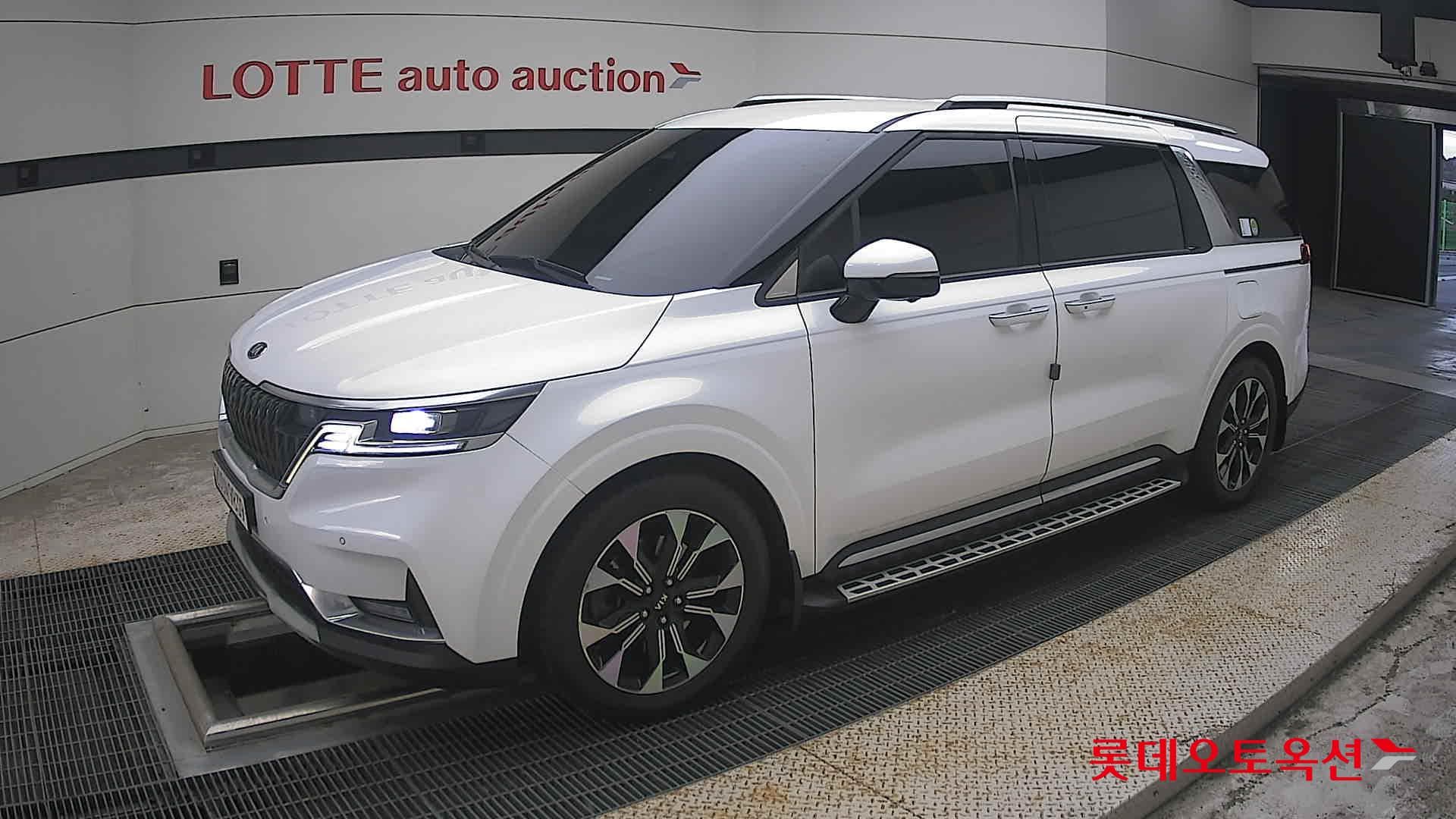 Kia - Carnival | KA4 (D)2.2 Signature 9 2WD AT 4