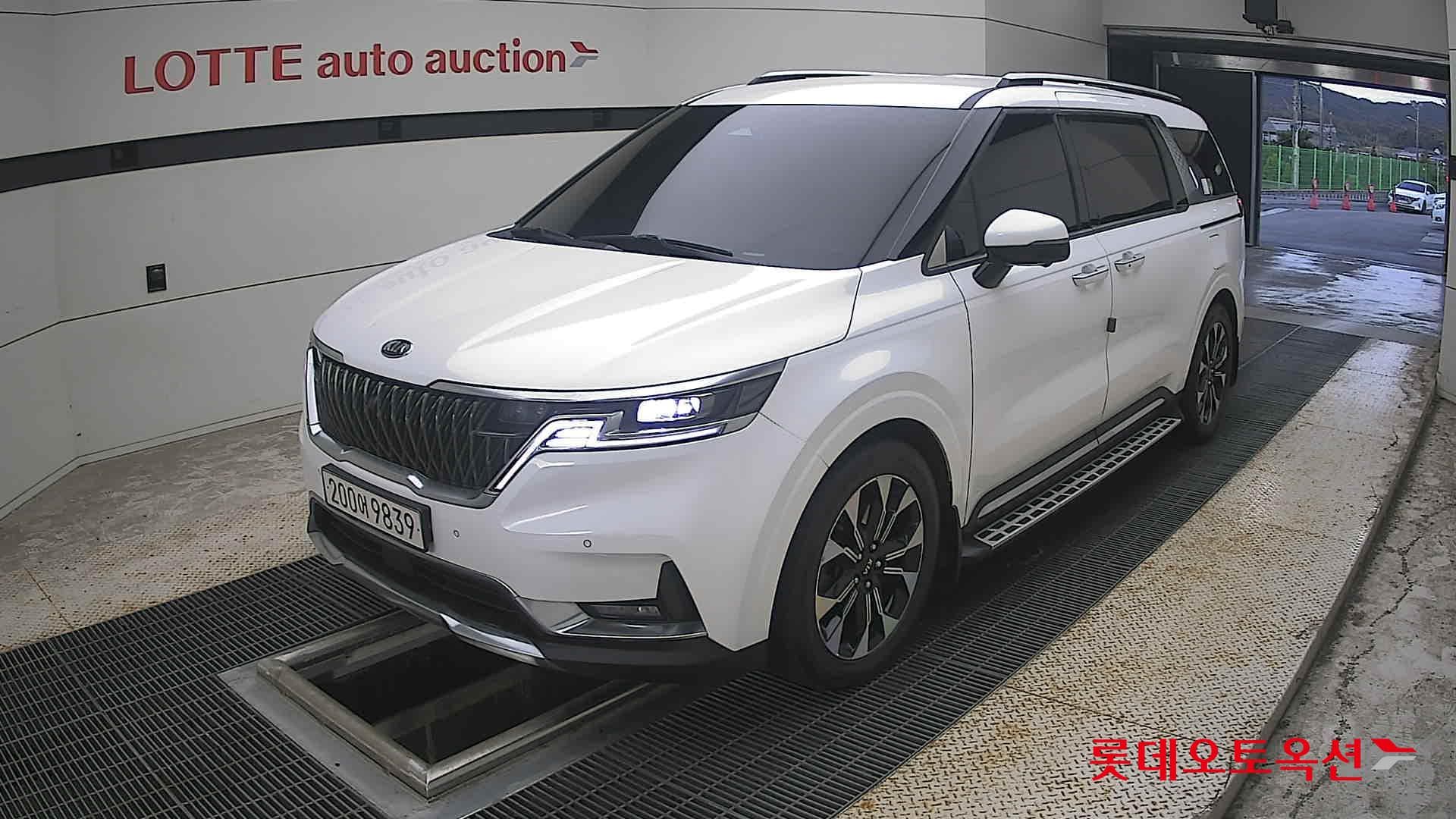 Kia - Carnival | KA4 (D)2.2 Signature 9 2WD AT 3