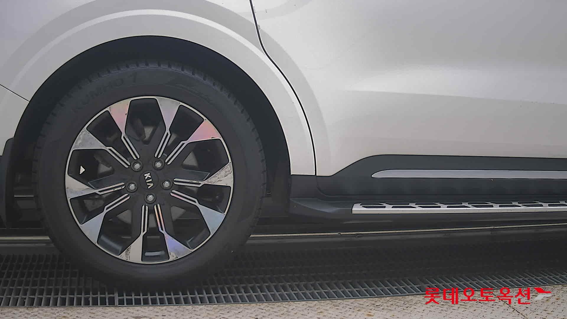 Kia - Carnival | KA4 (D)2.2 Signature 9 2WD AT 24