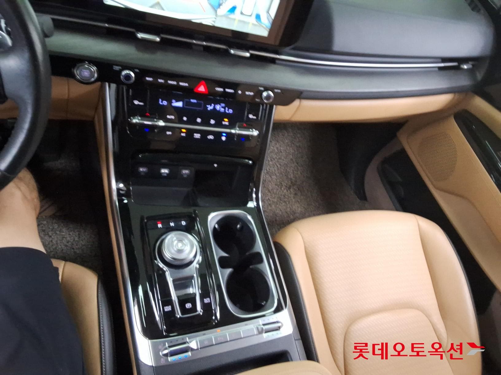 Kia - Carnival | KA4 (D)2.2 Signature 9 2WD AT 34