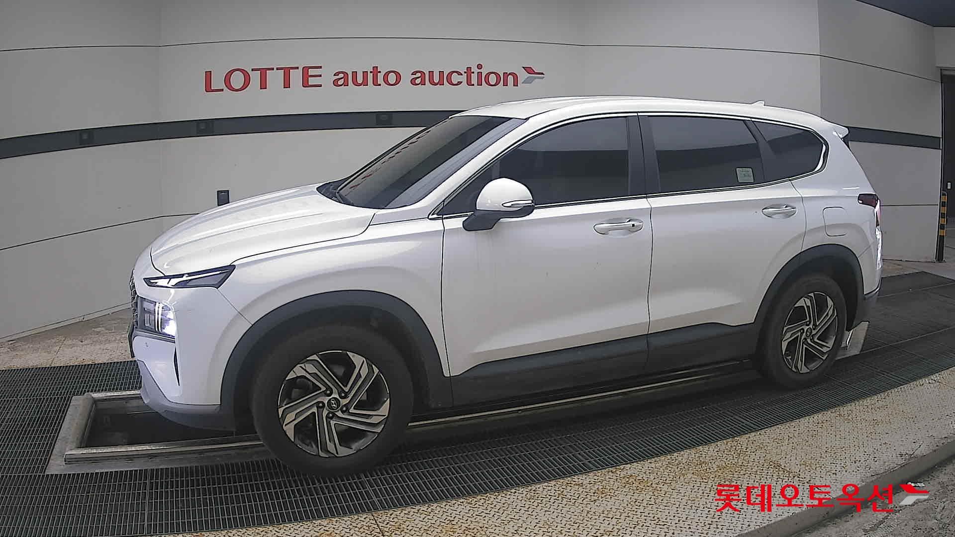 Hyundai - Santa Fe | THE NEW SANTAFE (D) 2.2 Exclusive 5Seater 4WD 5