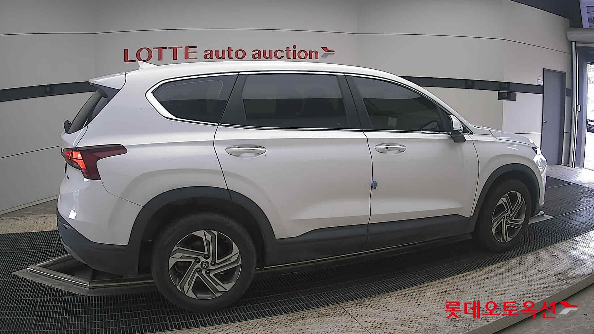 Hyundai - Santa Fe | THE NEW SANTAFE (D) 2.2 Exclusive 5Seater 4WD 15
