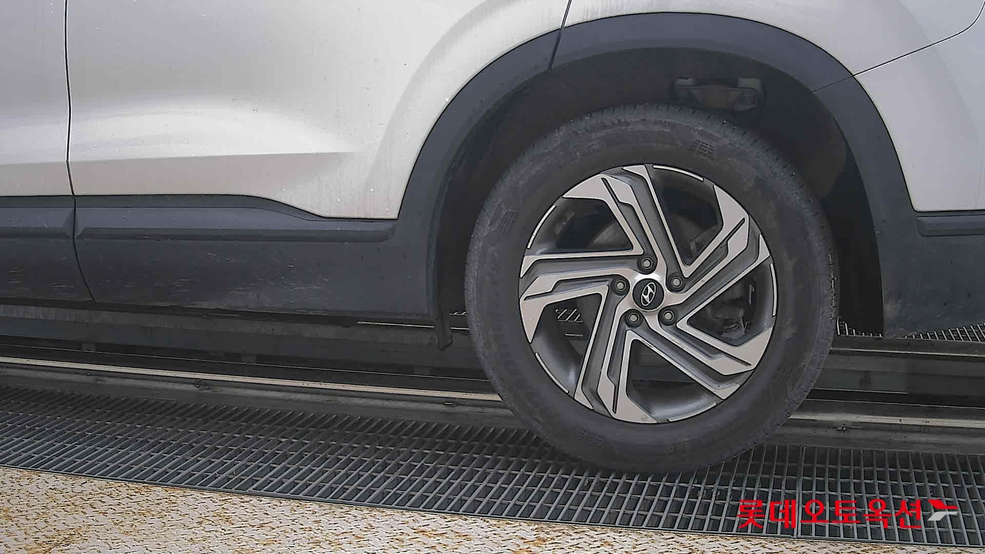Hyundai - Santa Fe | THE NEW SANTAFE (D) 2.2 Exclusive 5Seater 4WD 22