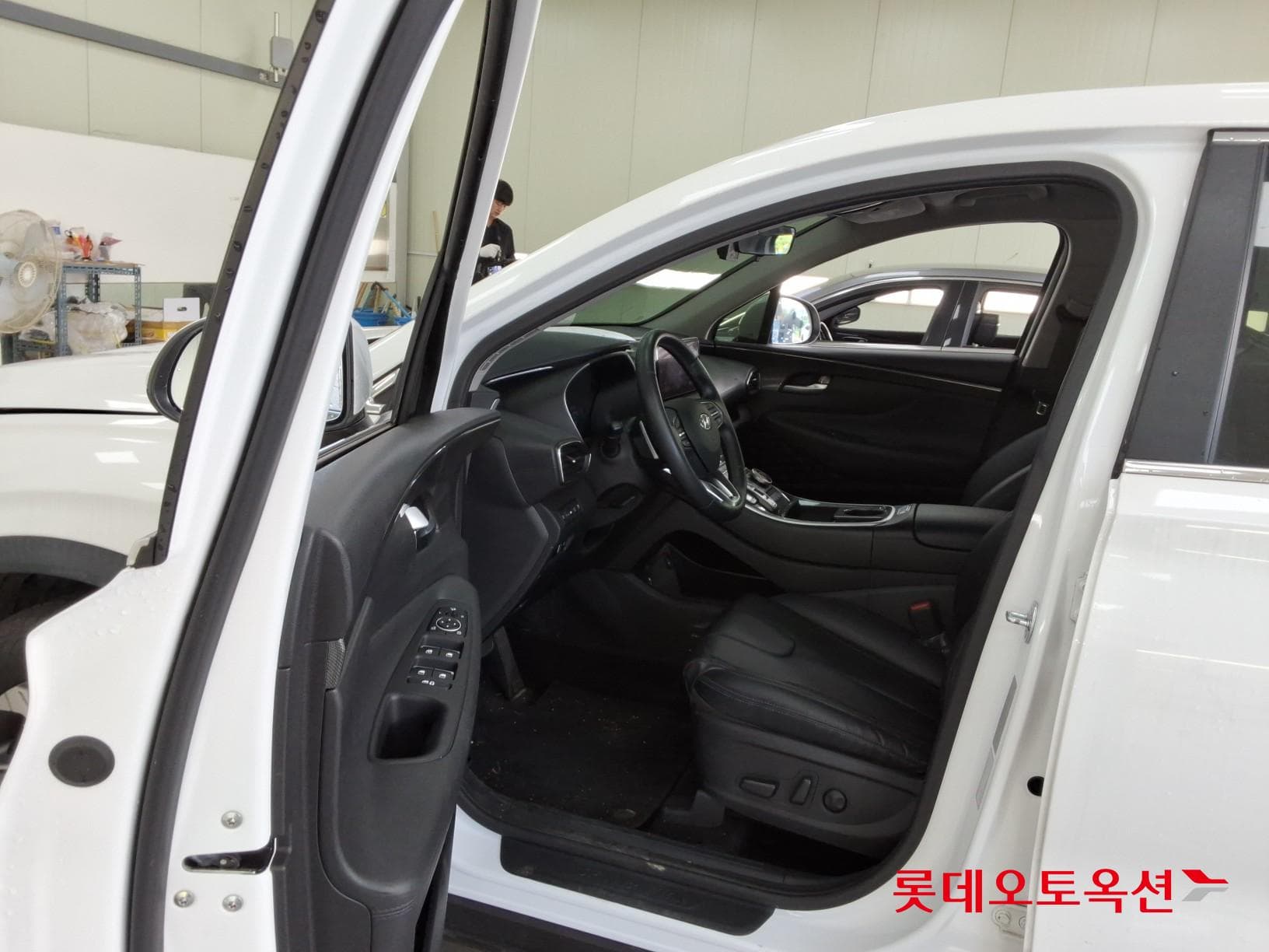 Hyundai - Santa Fe | THE NEW SANTAFE (D) 2.2 Exclusive 5Seater 4WD 36
