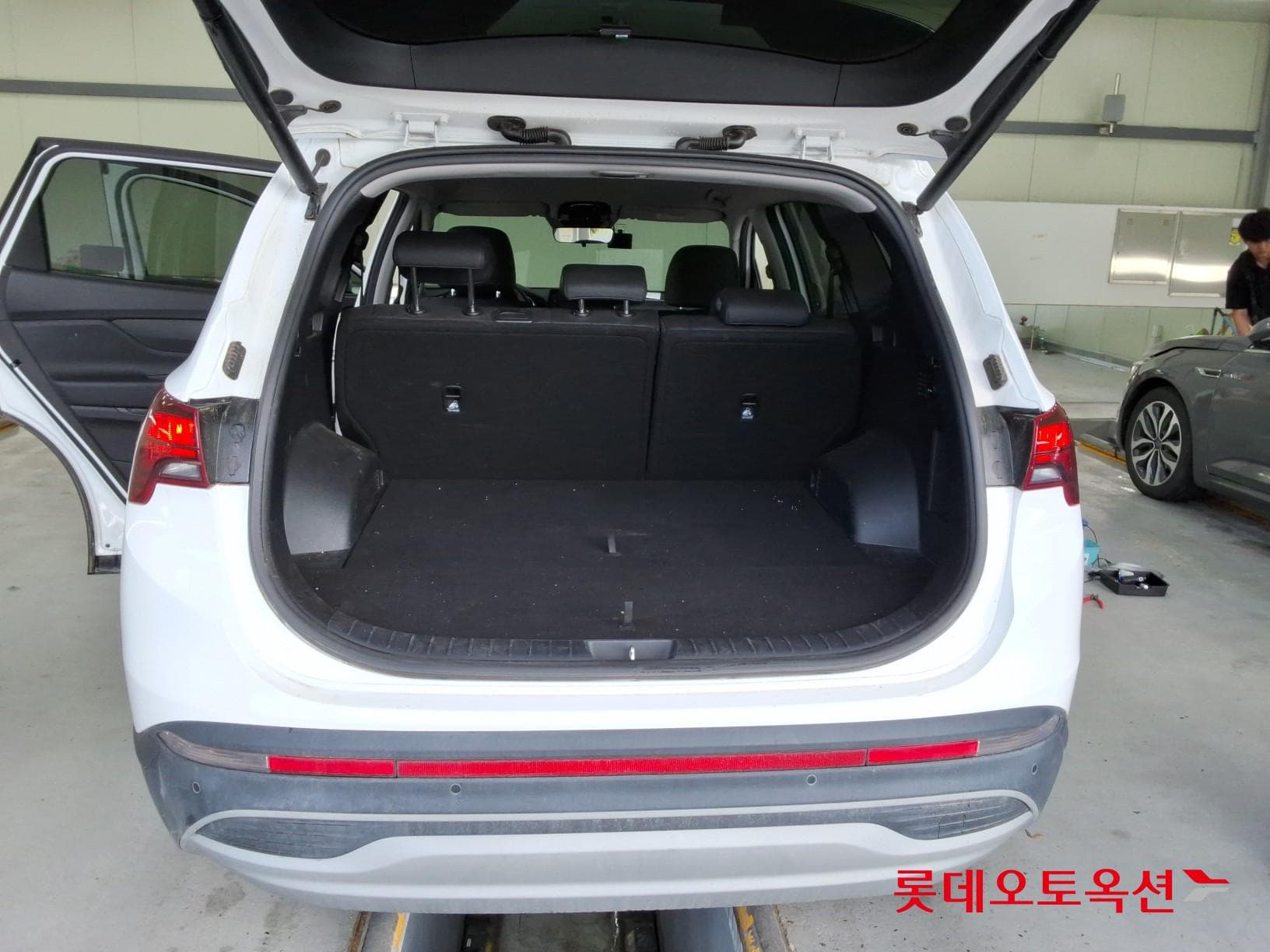Hyundai - Santa Fe | THE NEW SANTAFE (D) 2.2 Exclusive 5Seater 4WD 38