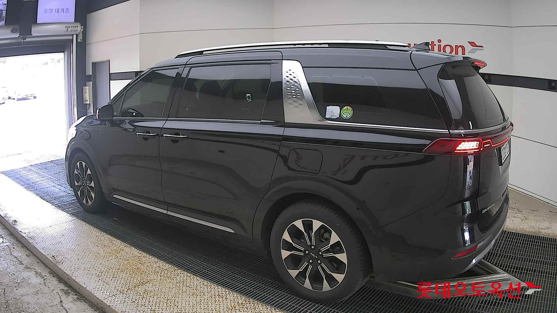 Kia - Carnival | KA4 (D) 2.2 Noblesse 9Seater 8