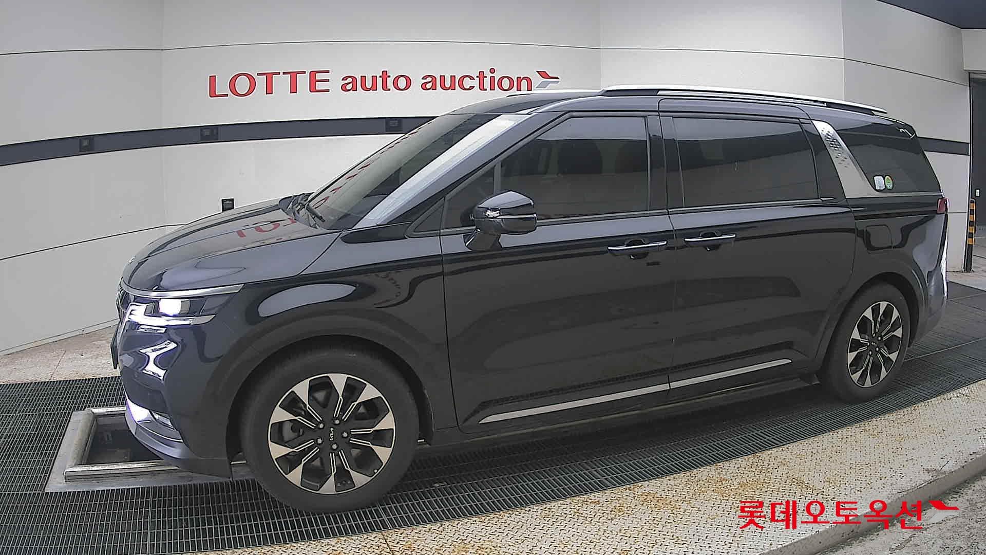 Kia - Carnival | KA4 (D) 2.2 Noblesse 9Seater 5