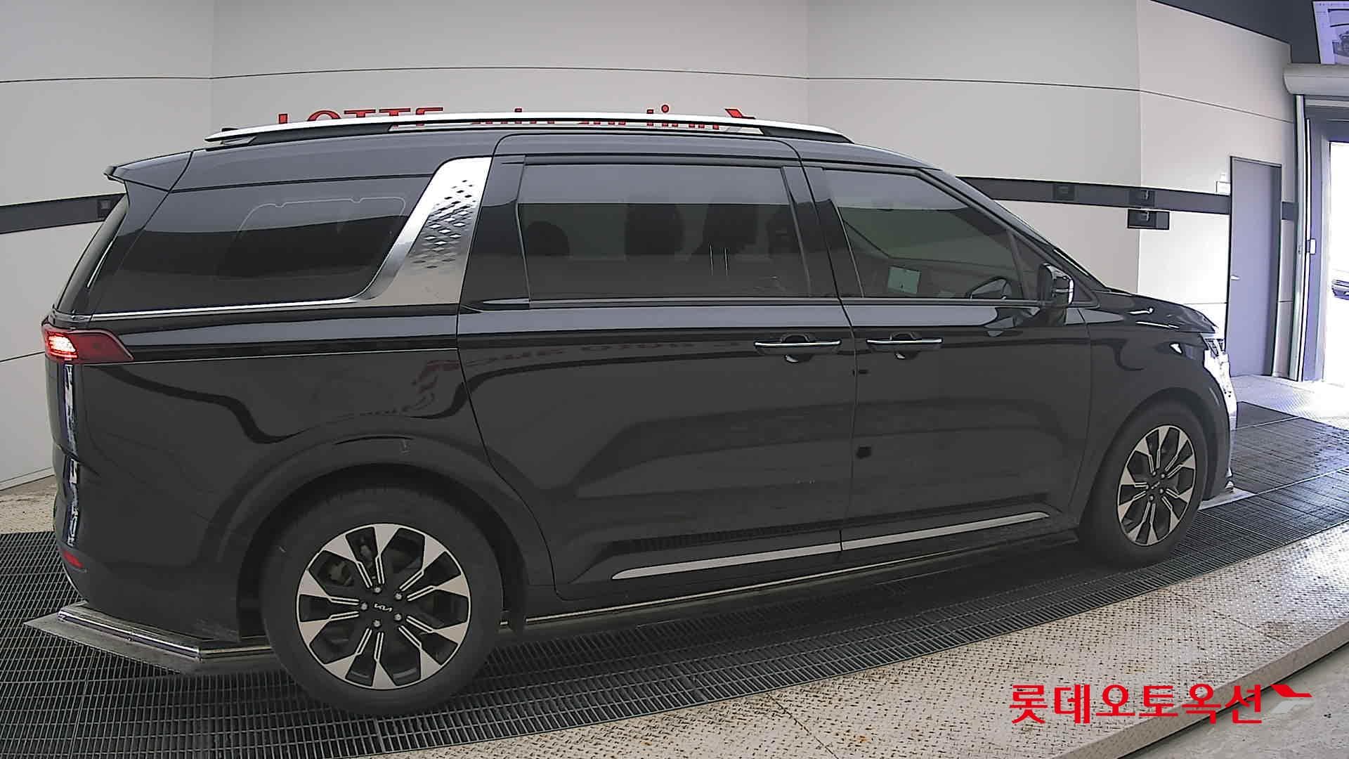 Kia - Carnival | KA4 (D) 2.2 Noblesse 9Seater 15