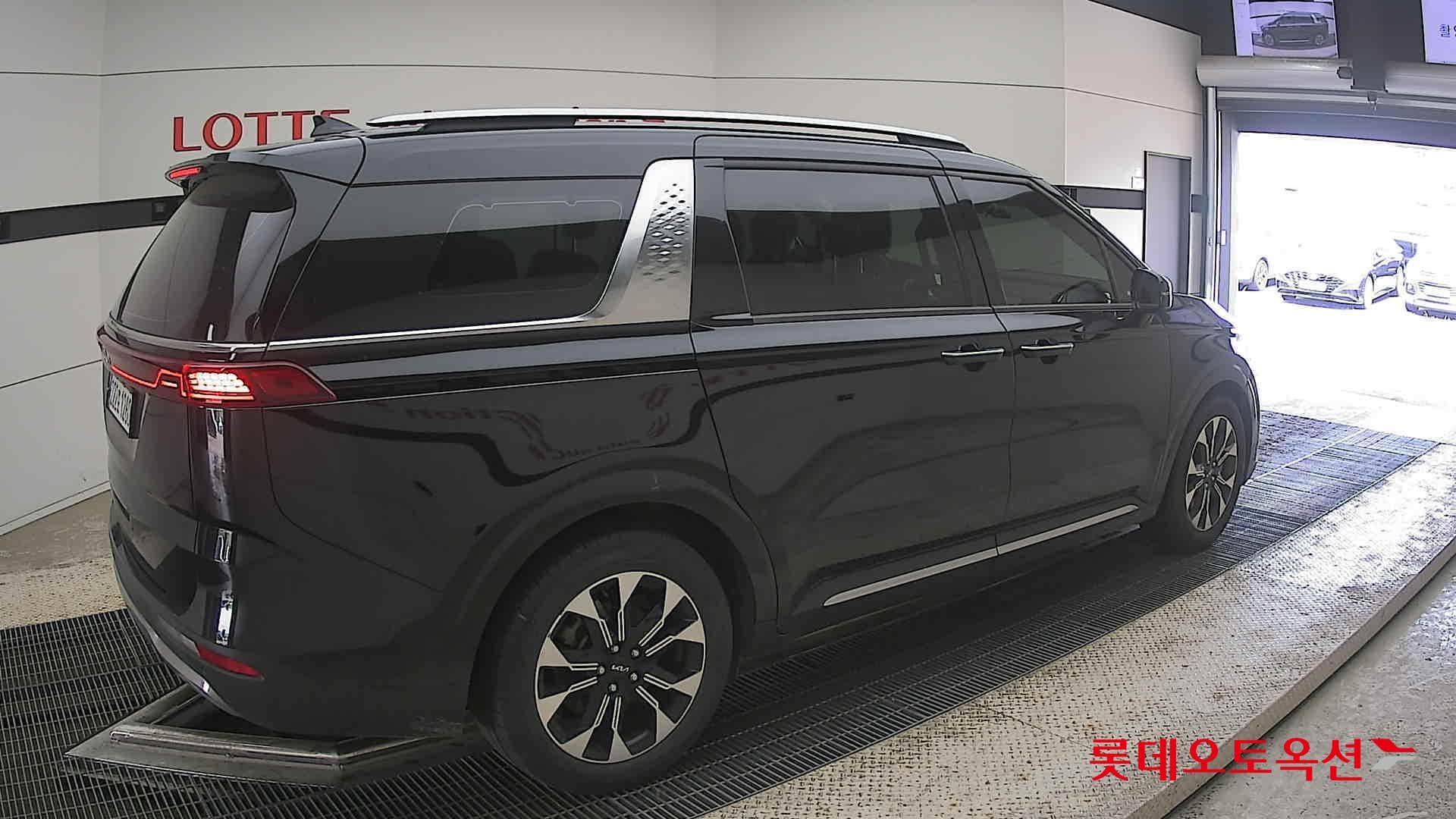 Kia - Carnival | KA4 (D) 2.2 Noblesse 9Seater 14