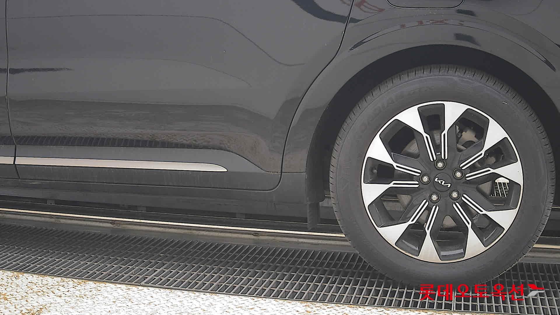 Kia - Carnival | KA4 (D) 2.2 Noblesse 9Seater 22