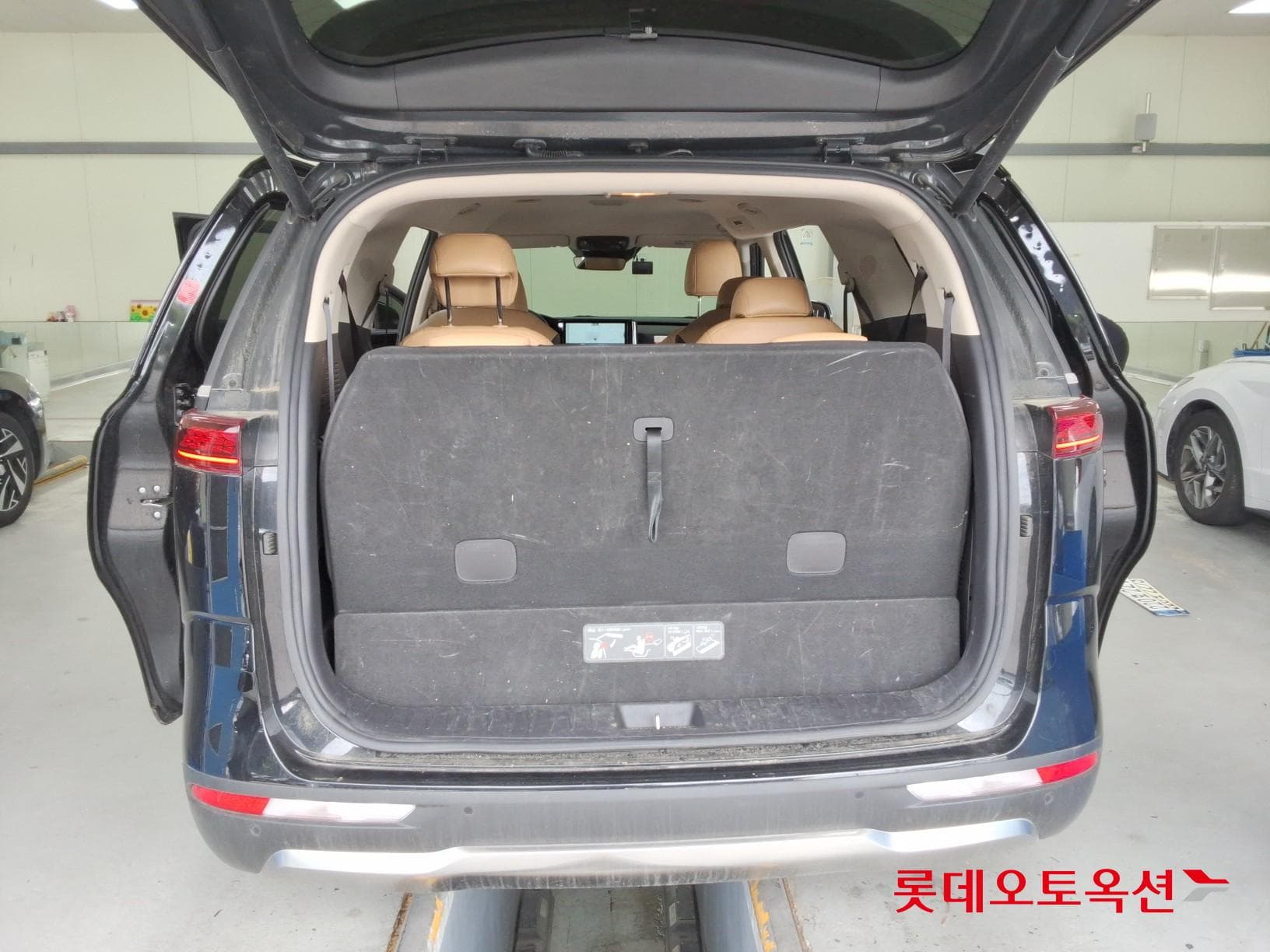 Kia - Carnival | KA4 (D) 2.2 Noblesse 9Seater 39