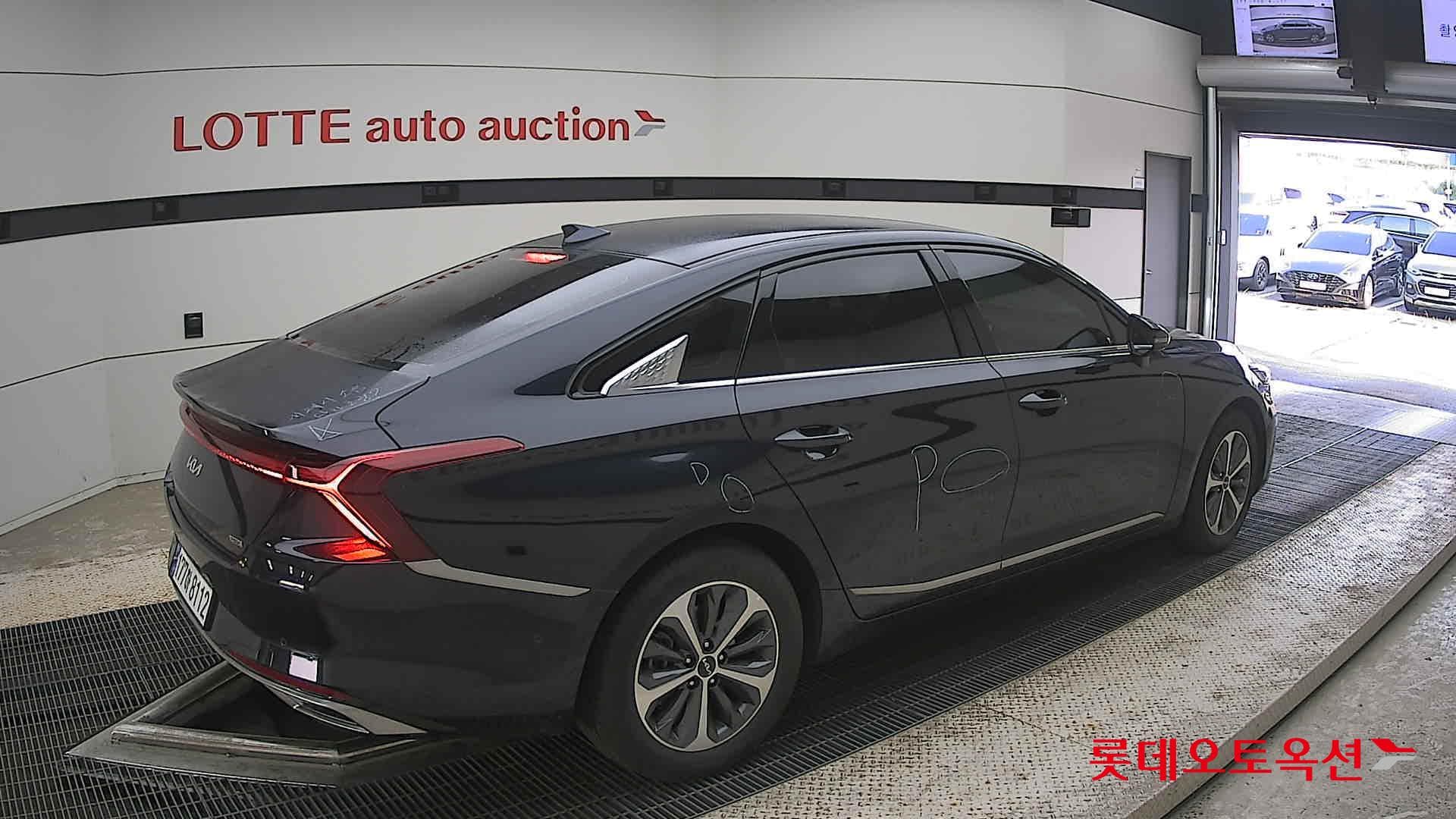 Kia - K8 | (H)1.6 Noblesse 2WD AT 14
