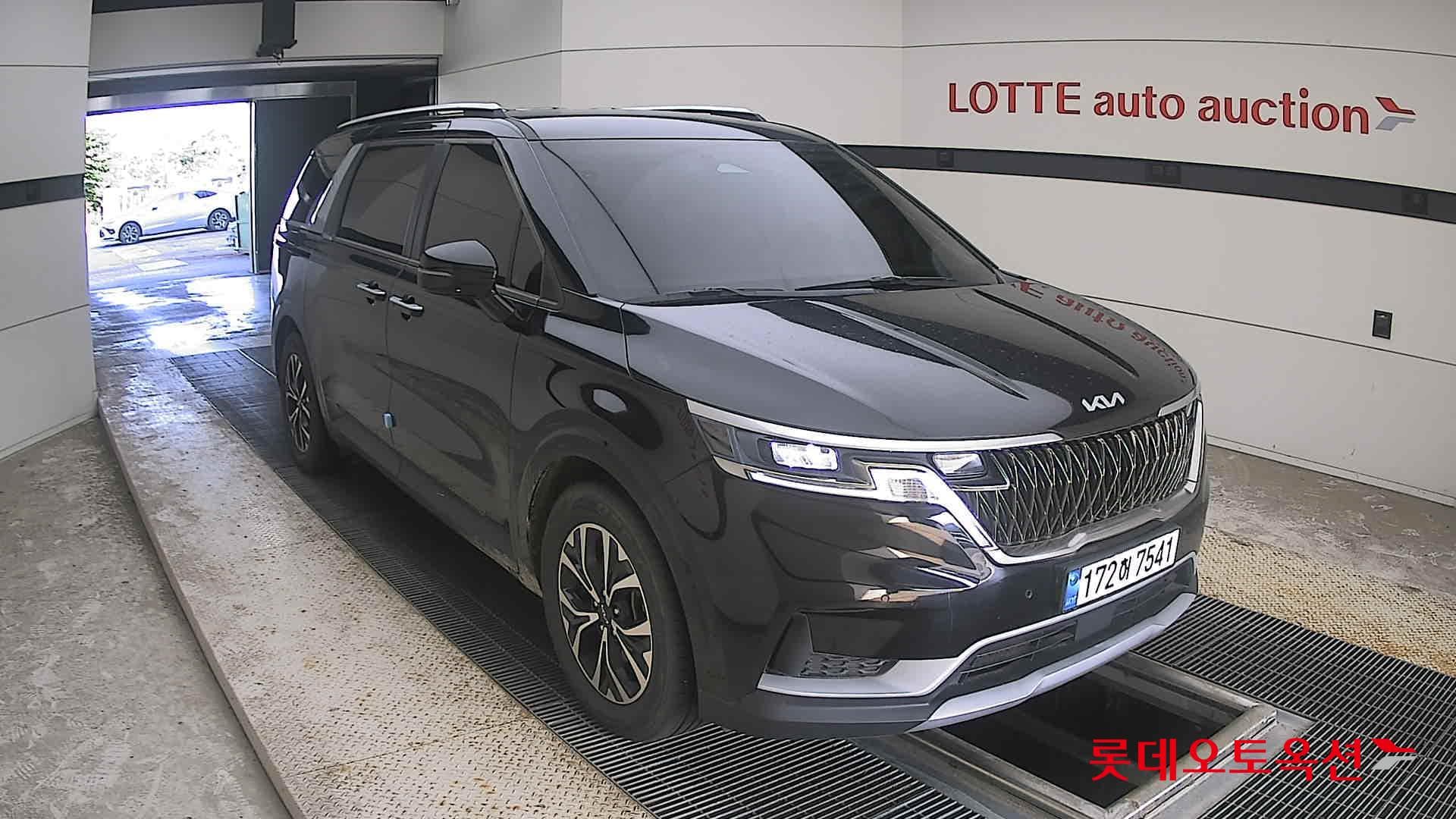 Kia - Carnival | KA4 (D) 2.2 Prestige 9Seater 19