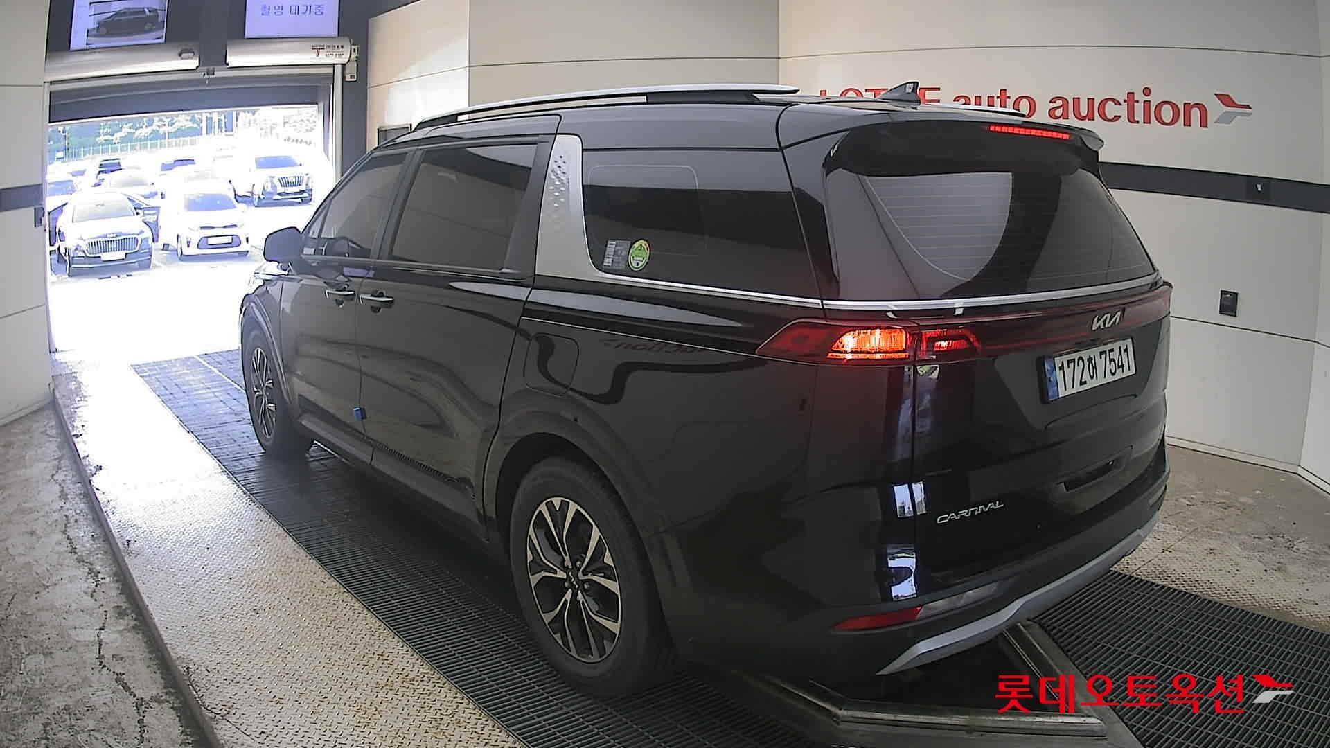 Kia - Carnival | KA4 (D) 2.2 Prestige 9Seater 10