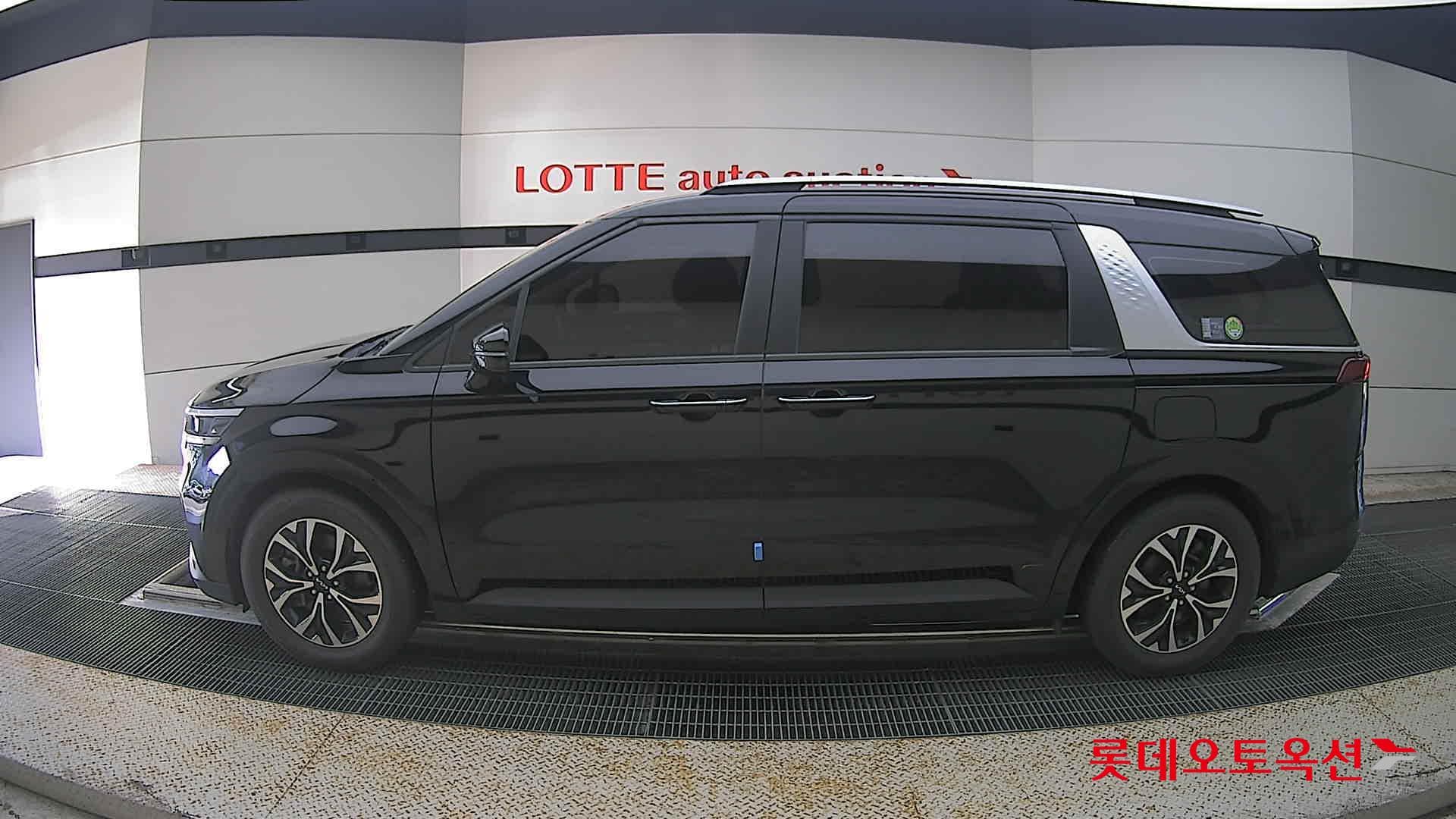 Kia - Carnival | KA4 (D) 2.2 Prestige 9Seater 6
