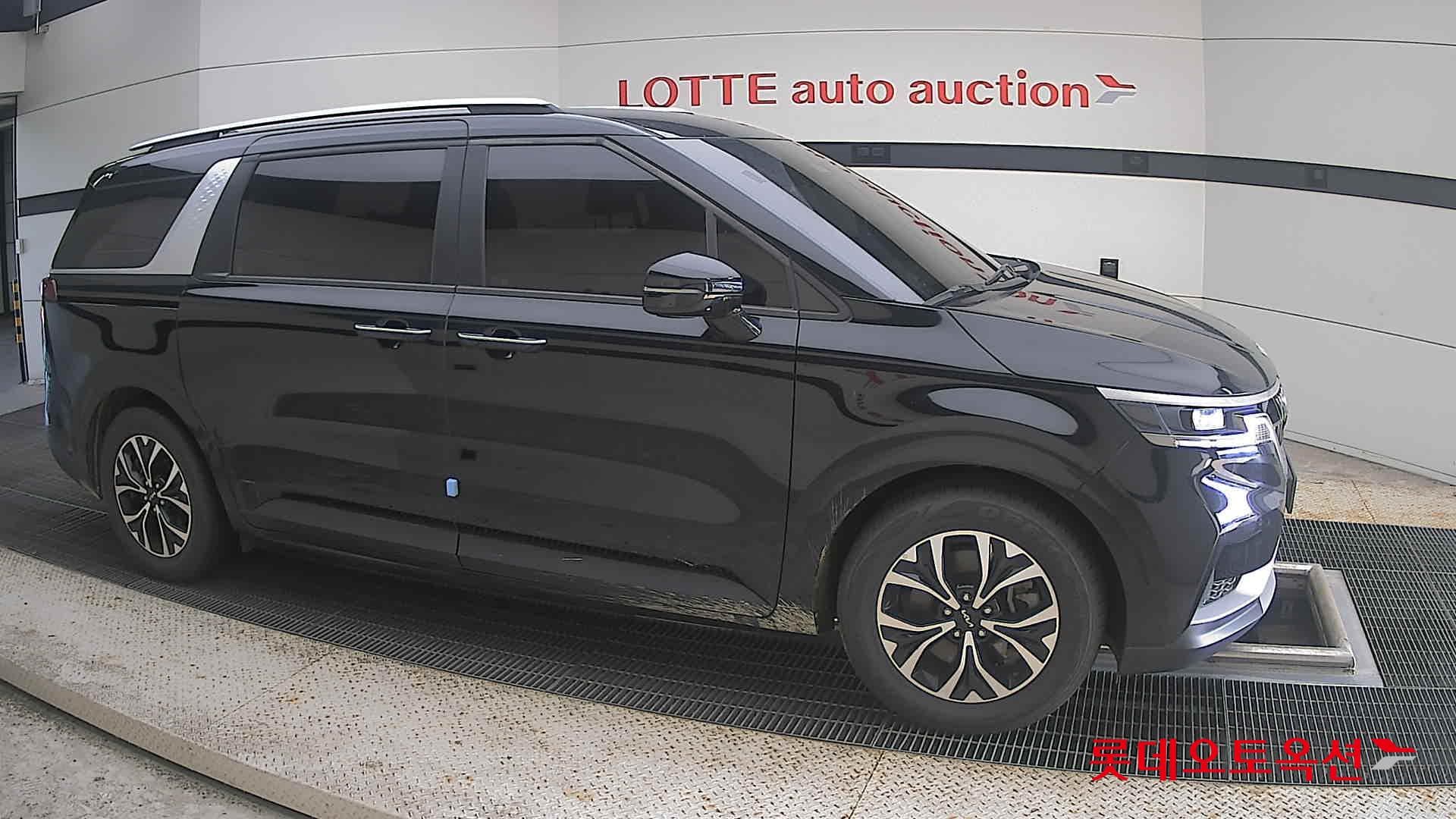 Kia - Carnival | KA4 (D) 2.2 Prestige 9Seater 17
