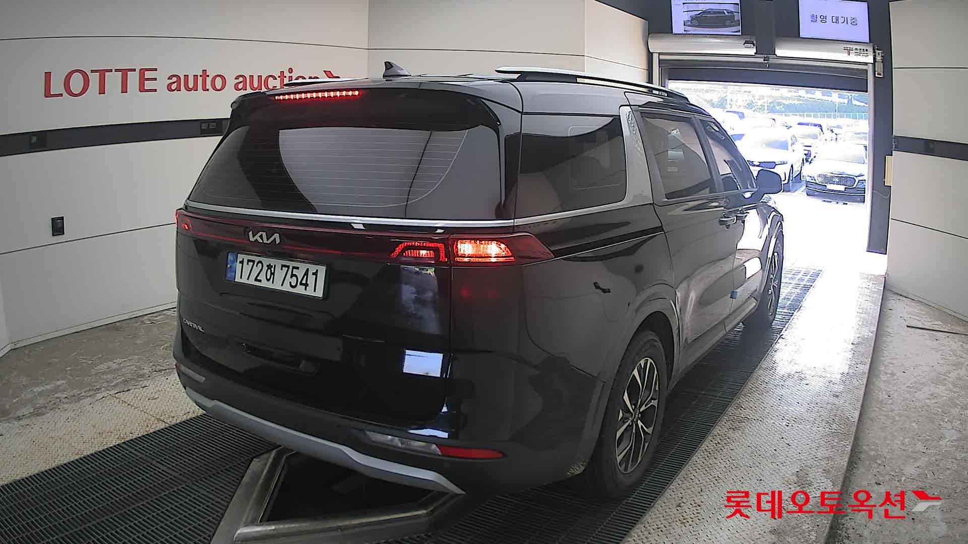 Kia - Carnival | KA4 (D) 2.2 Prestige 9Seater 13