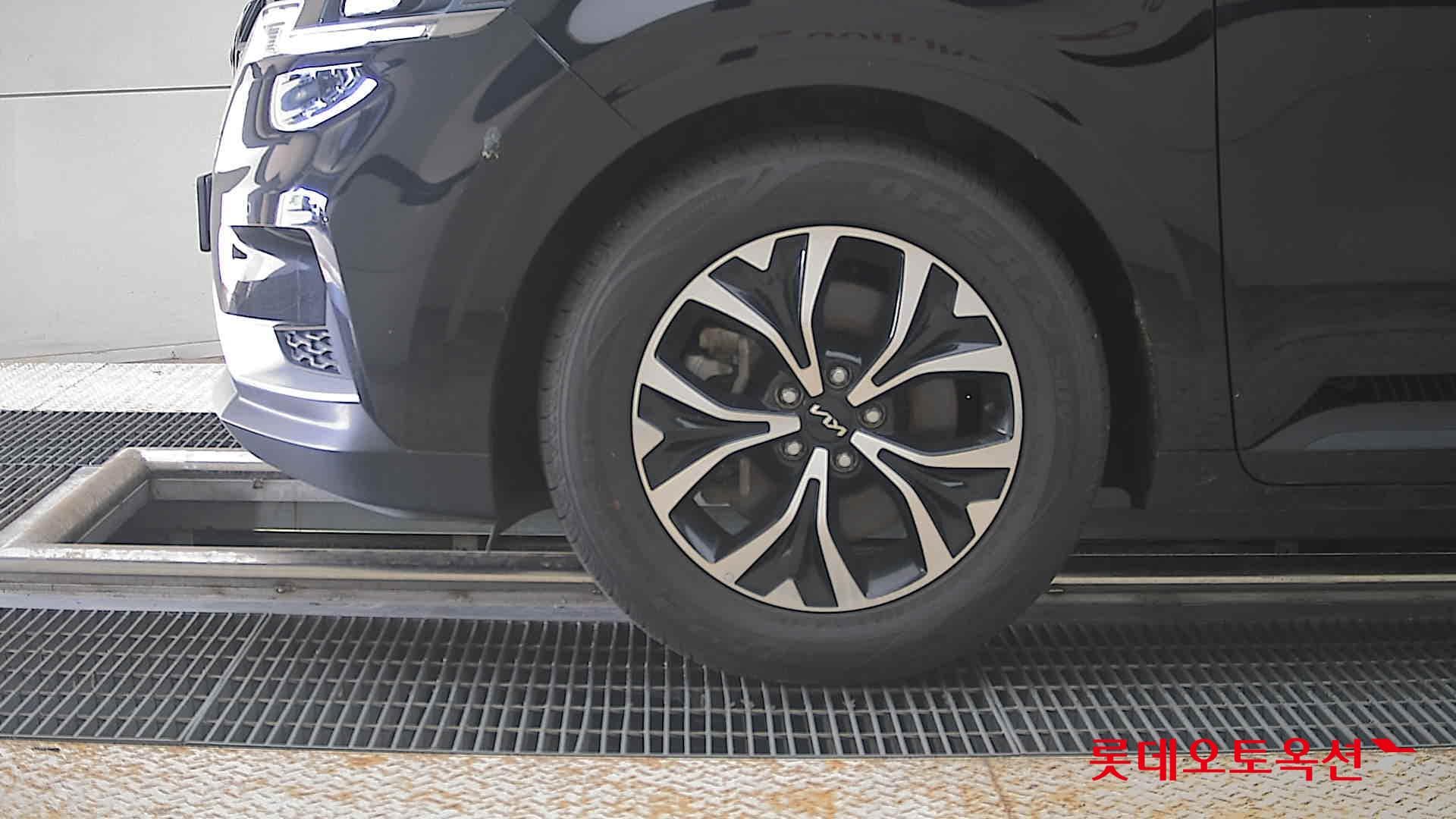 Kia - Carnival | KA4 (D) 2.2 Prestige 9Seater 21