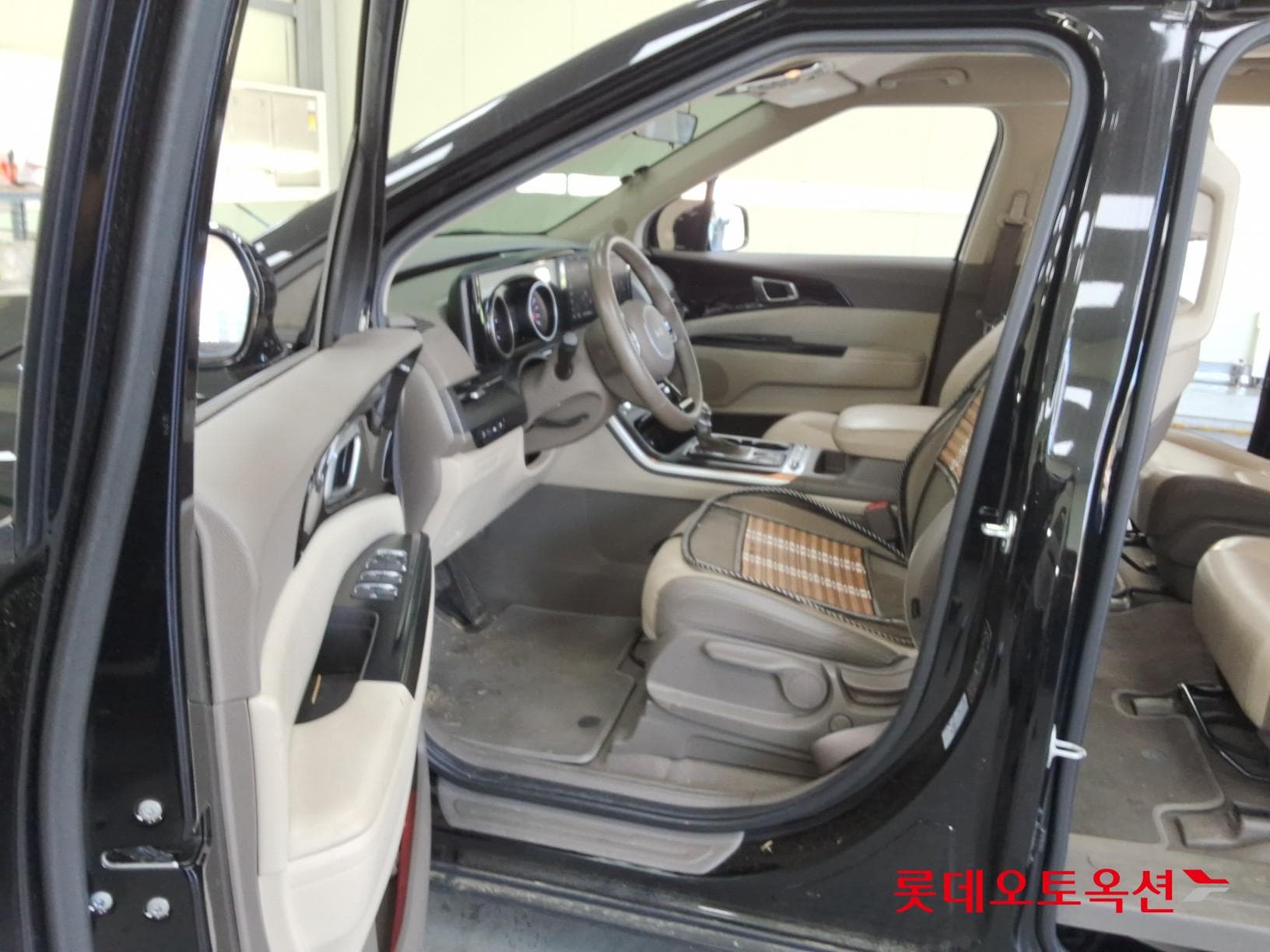 Kia - Carnival | KA4 (D) 2.2 Prestige 9Seater 36