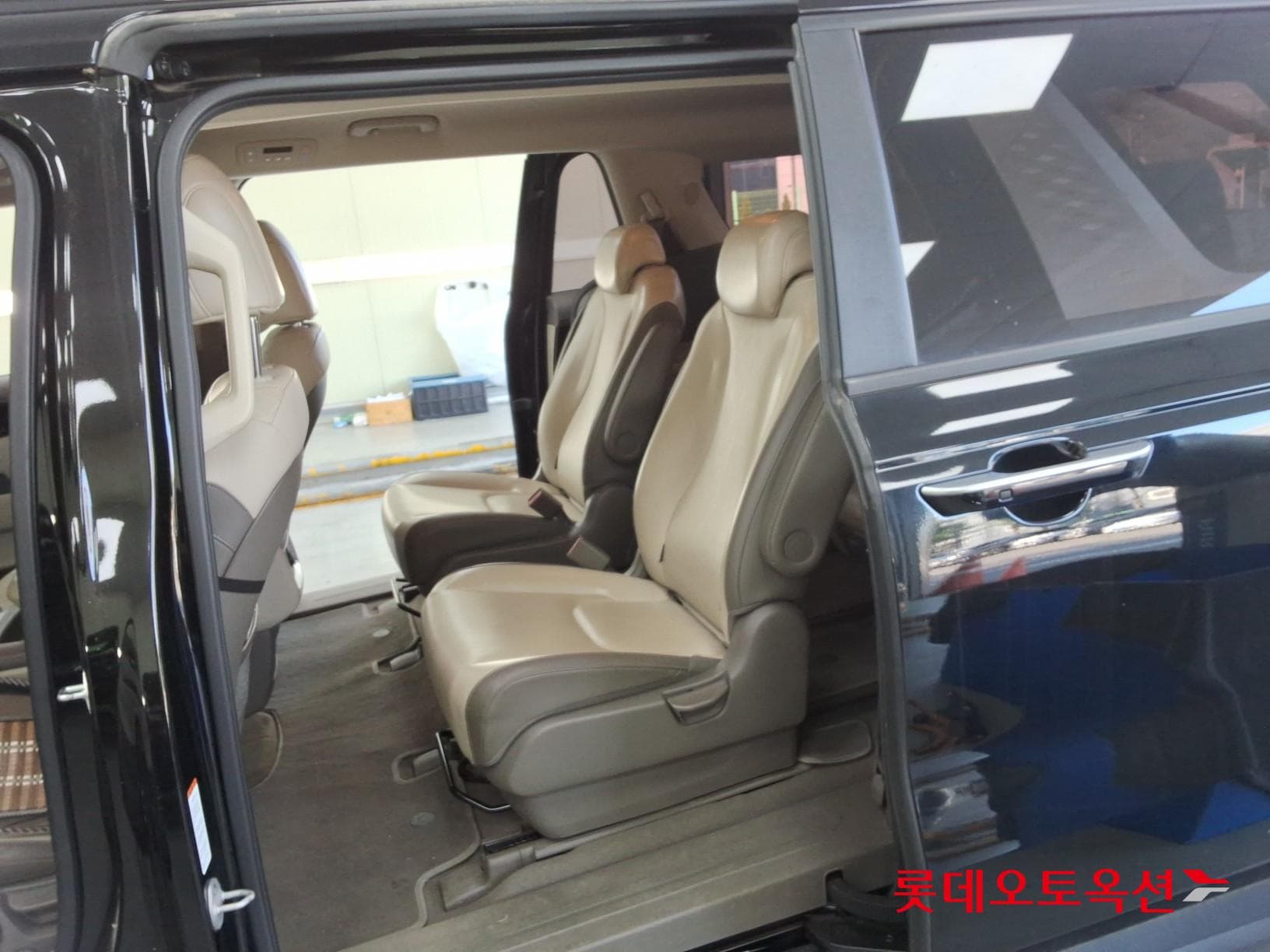 Kia - Carnival | KA4 (D) 2.2 Prestige 9Seater 37