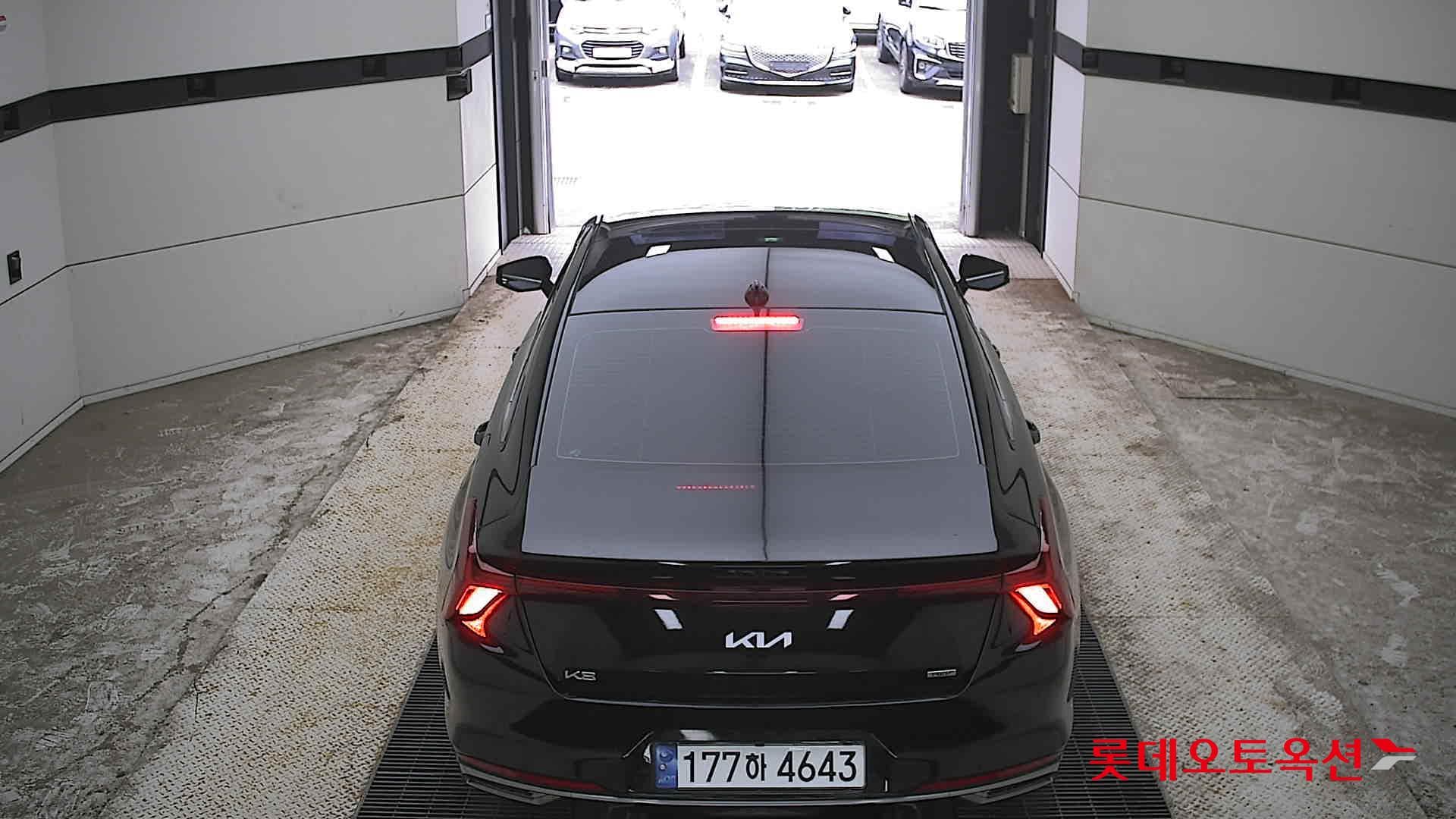 Kia - K8 | (H)1.6 Signature Special 2WD AT 11