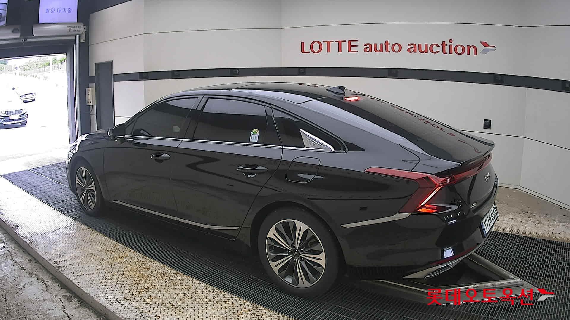 Kia - K8 | (H)1.6 Signature Special 2WD AT 8