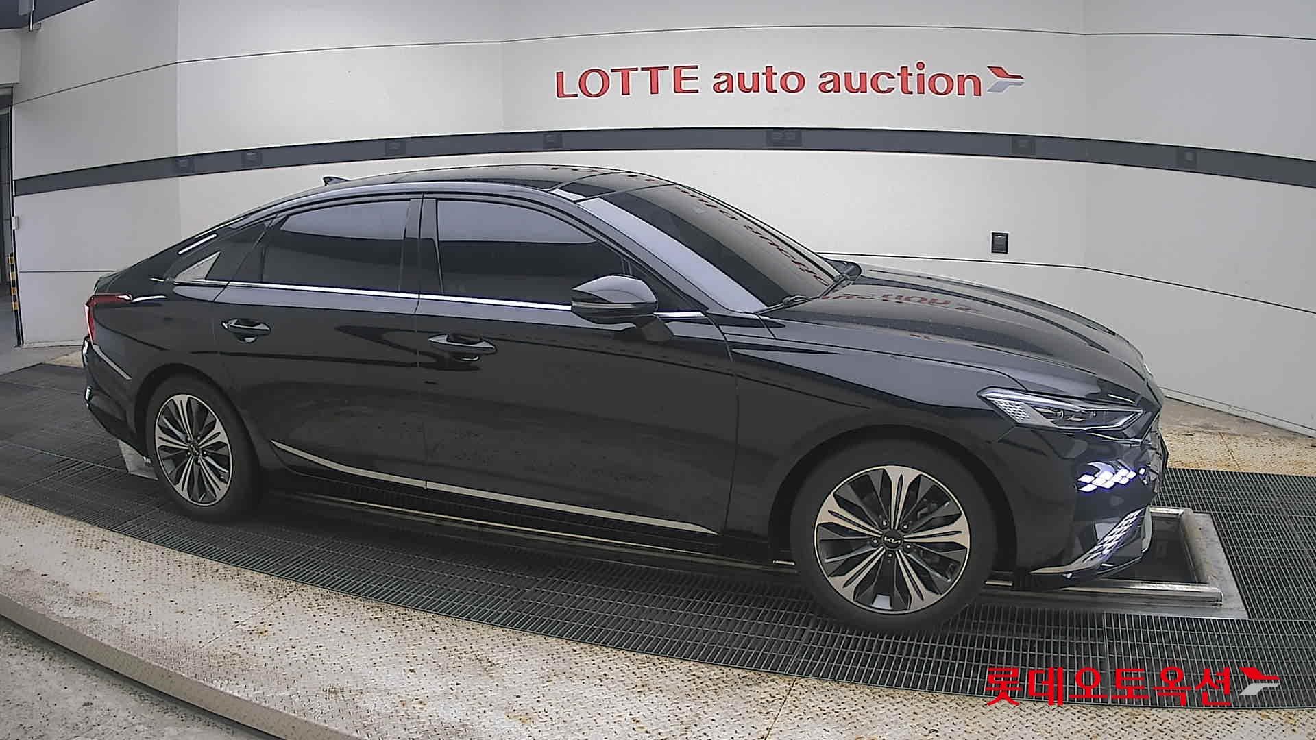 Kia - K8 | (H)1.6 Signature Special 2WD AT 17