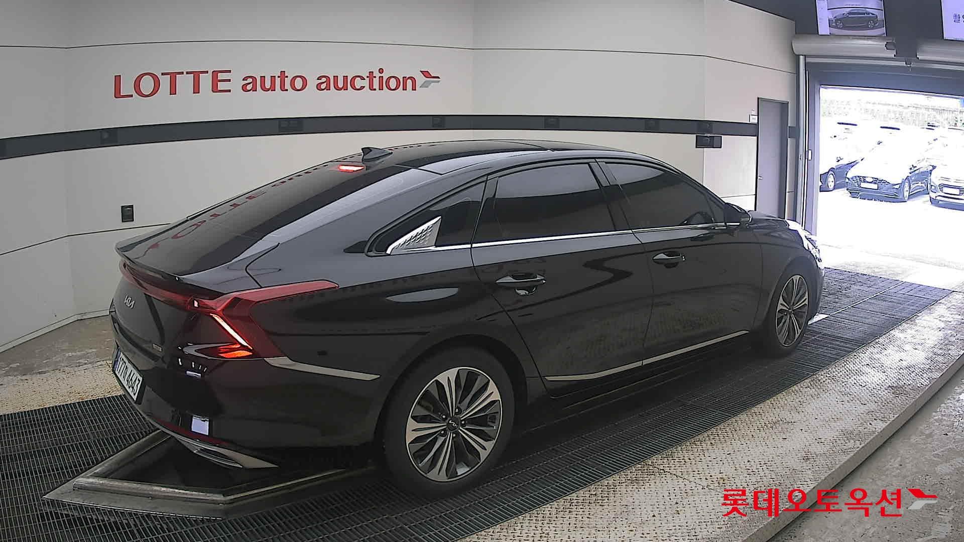 Kia - K8 | (H)1.6 Signature Special 2WD AT 14