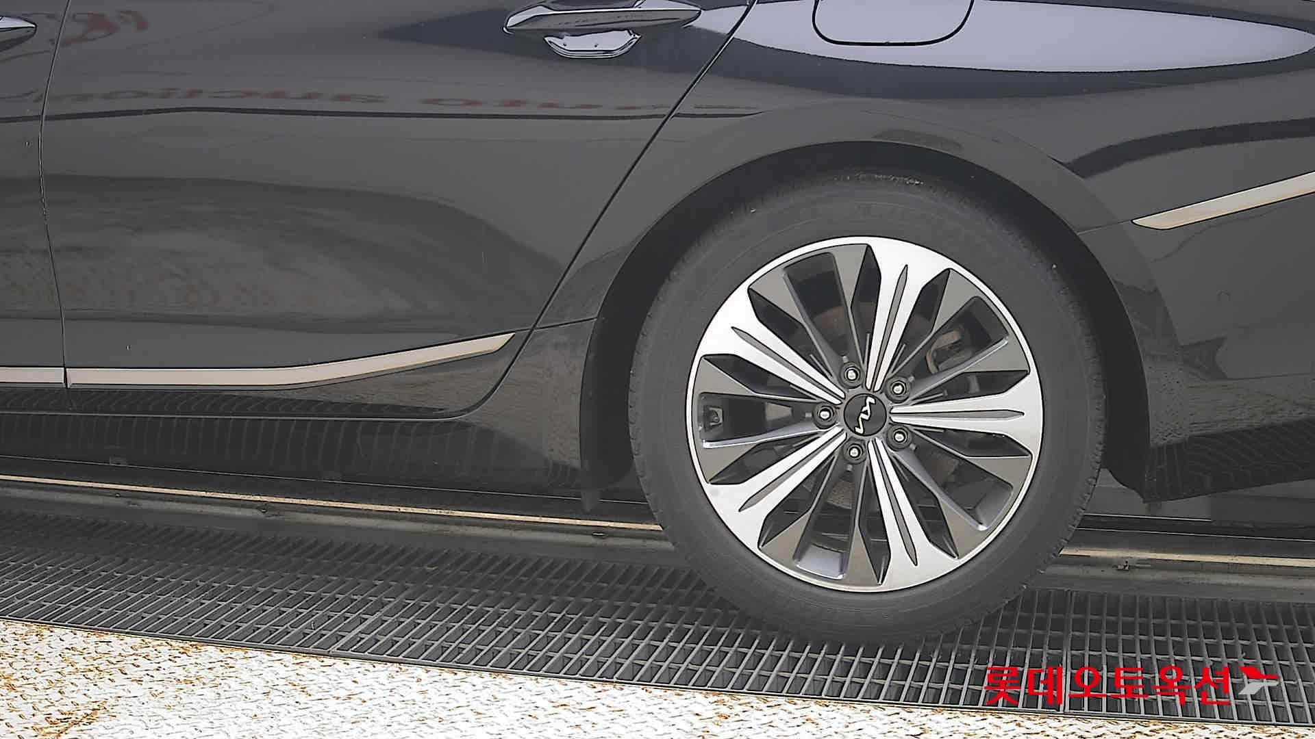 Kia - K8 | (H)1.6 Signature Special 2WD AT 22