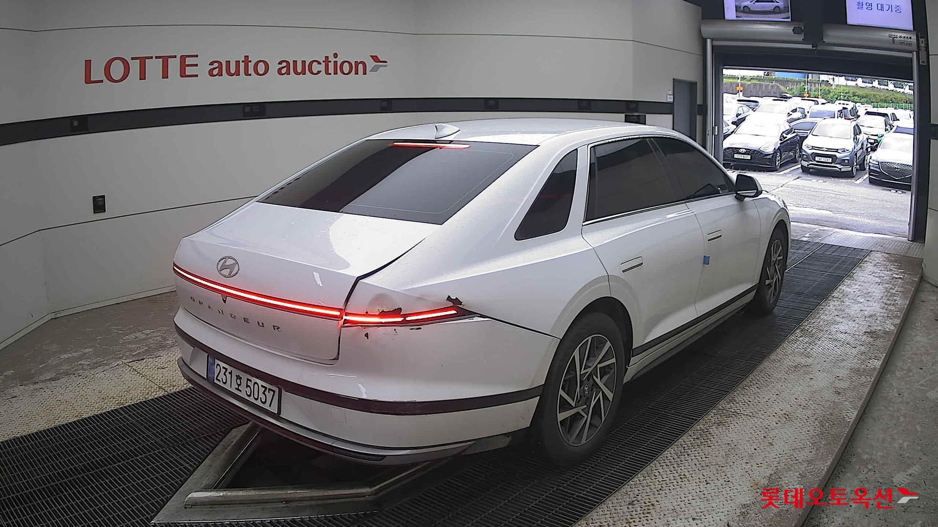 Hyundai - Grandeur | GN7 (H)1.6T Premium 2WD AT 12